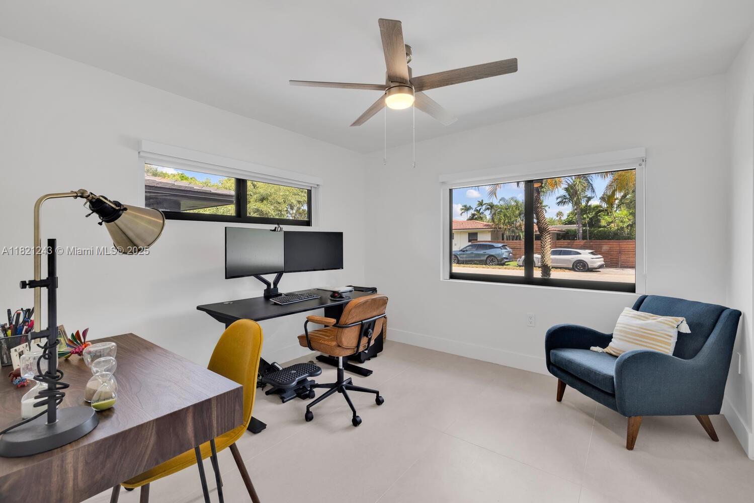 CHARMING Mia Shores - Residential