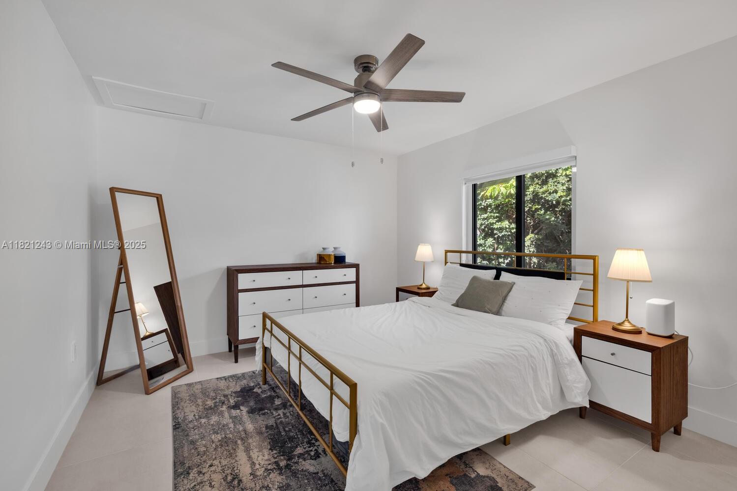 CHARMING Mia Shores - Residential