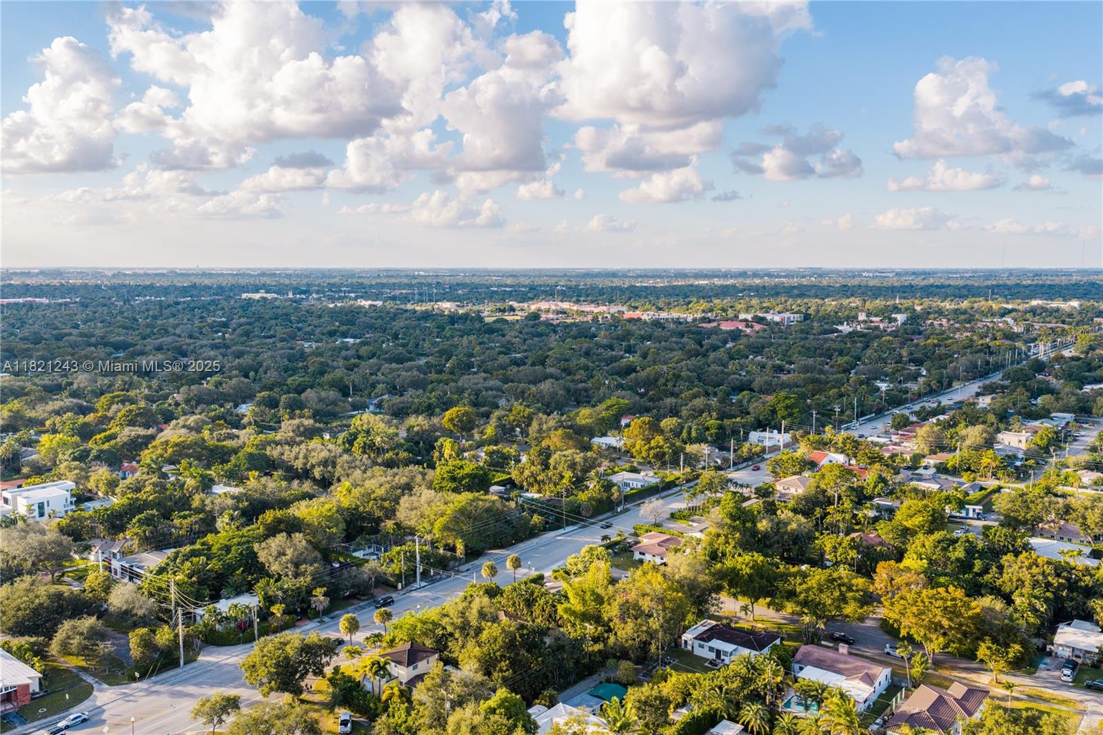 CHARMING Mia Shores - Residential