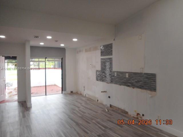 WEDGEWOOD CONDOMINIUM - Residential