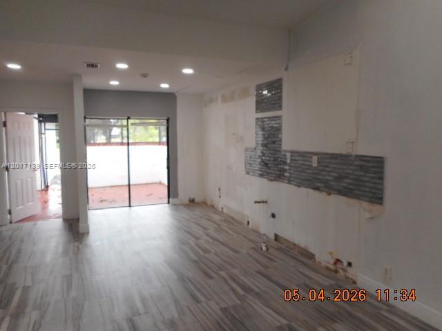WEDGEWOOD CONDOMINIUM - Residential