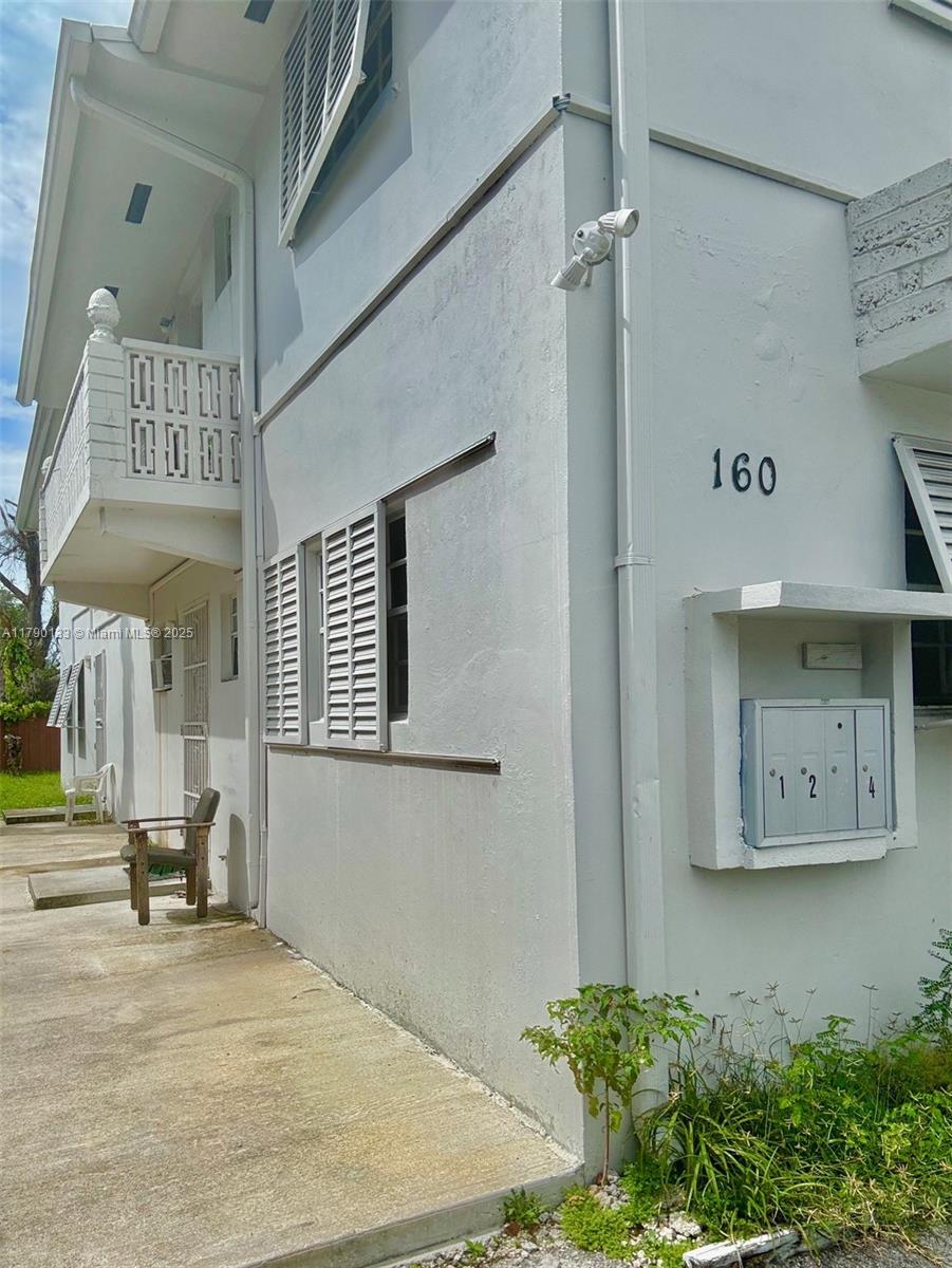 Rental Property at 160 Nw 62nd St D, Miami, Broward County, Florida - Bathrooms: 1  - $900 MO.