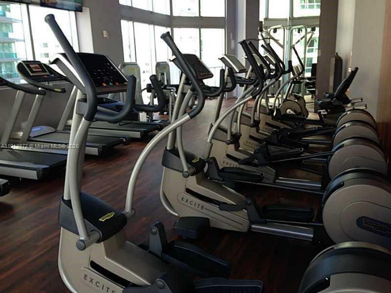 BRICKELL HOUSE - Residential