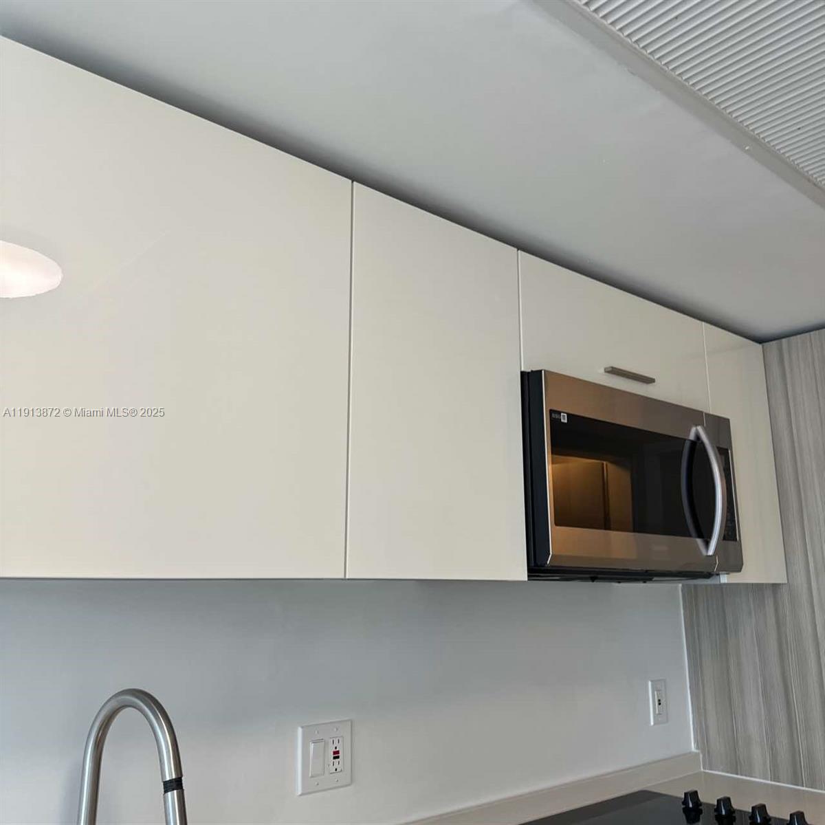 BRICKELL HOUSE - Residential