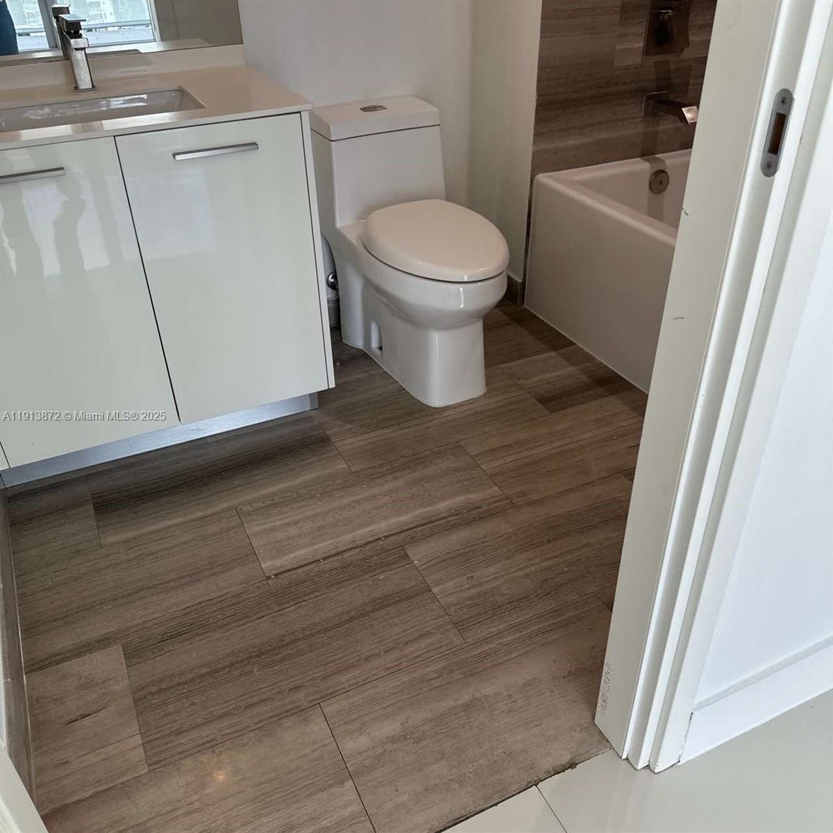 BRICKELL HOUSE - Residential