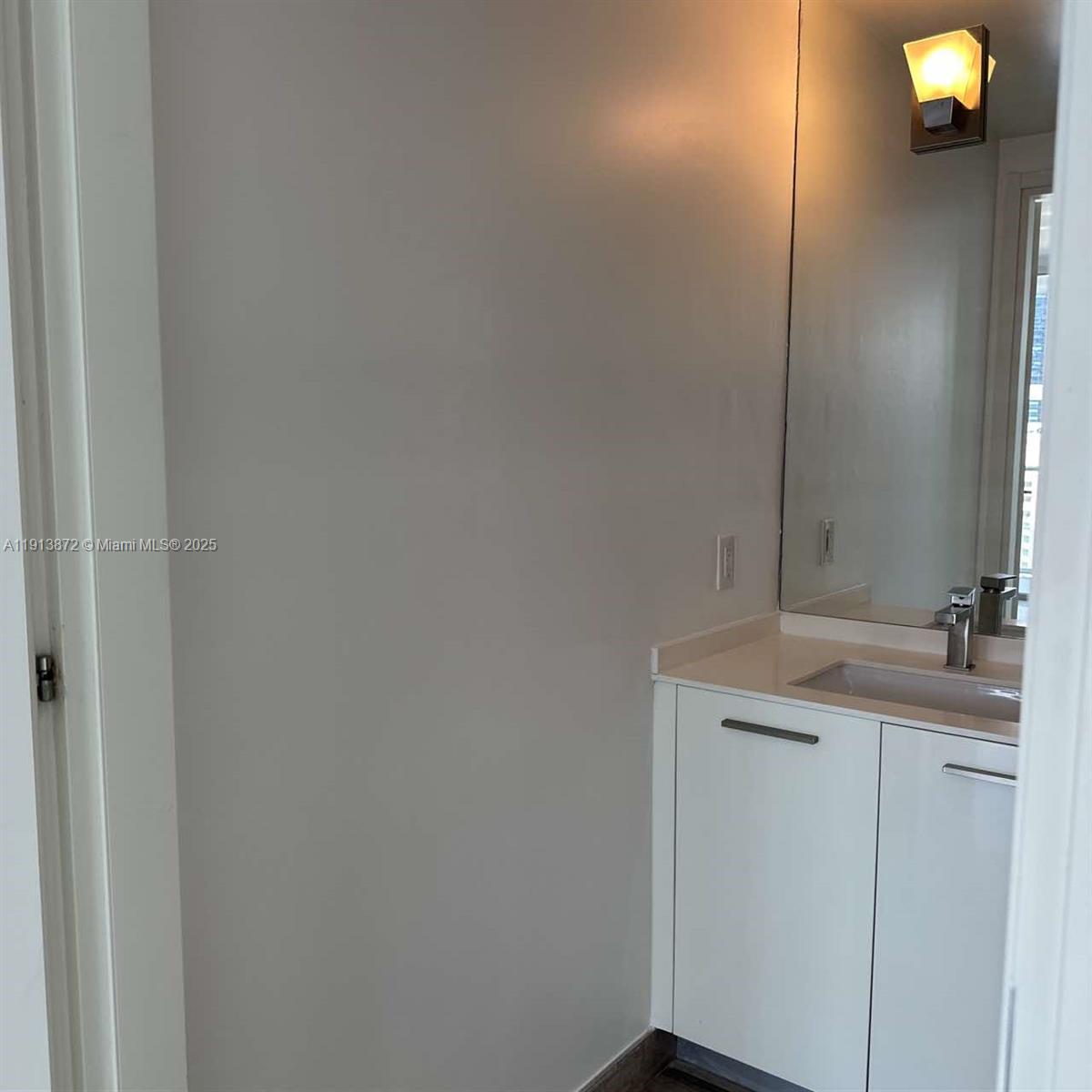 BRICKELL HOUSE - Residential