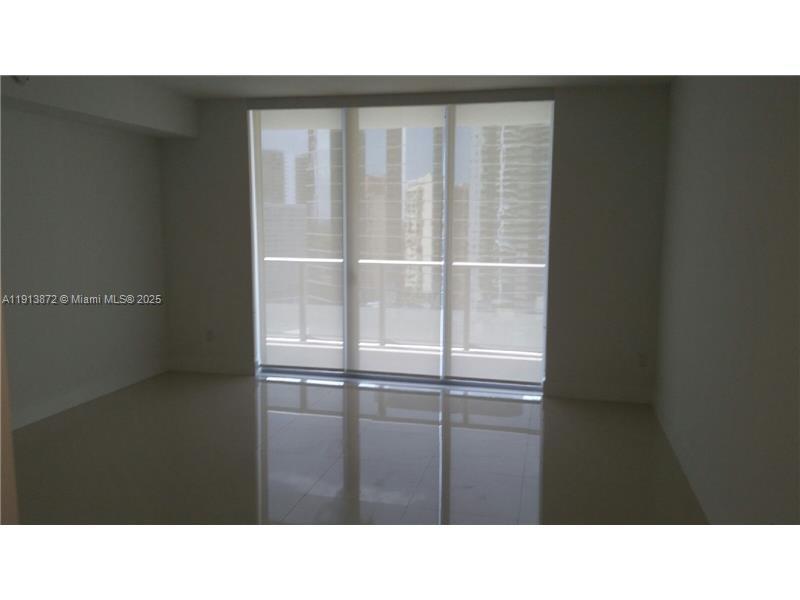 BRICKELL HOUSE - Residential