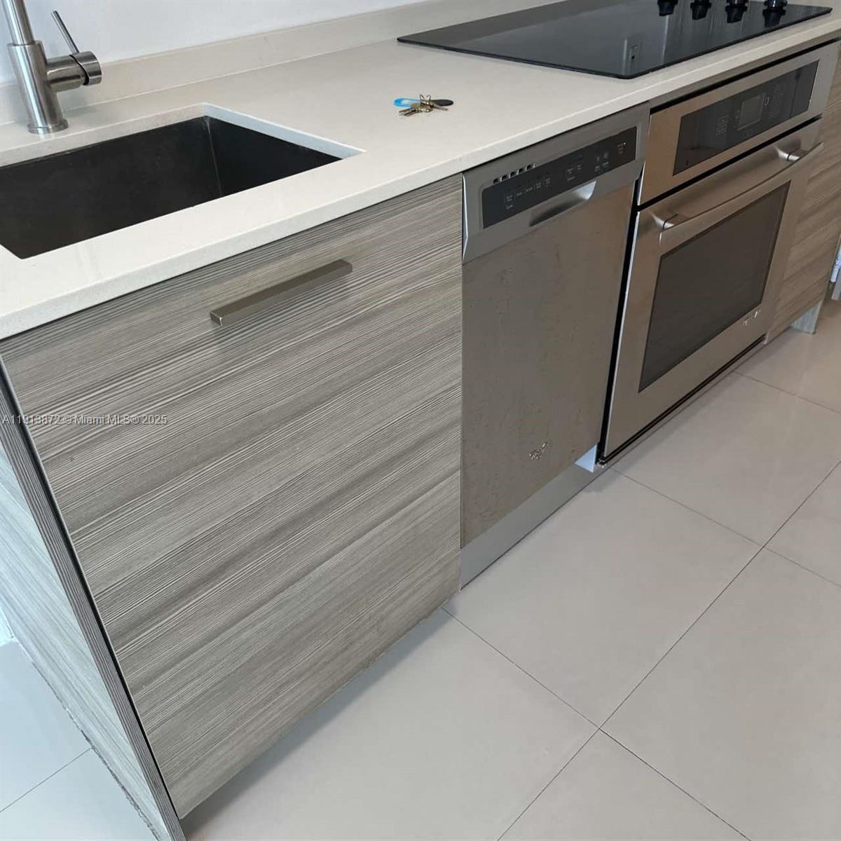 BRICKELL HOUSE - Residential