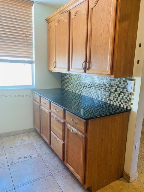 Tiny photo for 1651 NE 115th St #21C, Miami, FL 33181 (MLS # A12025708)