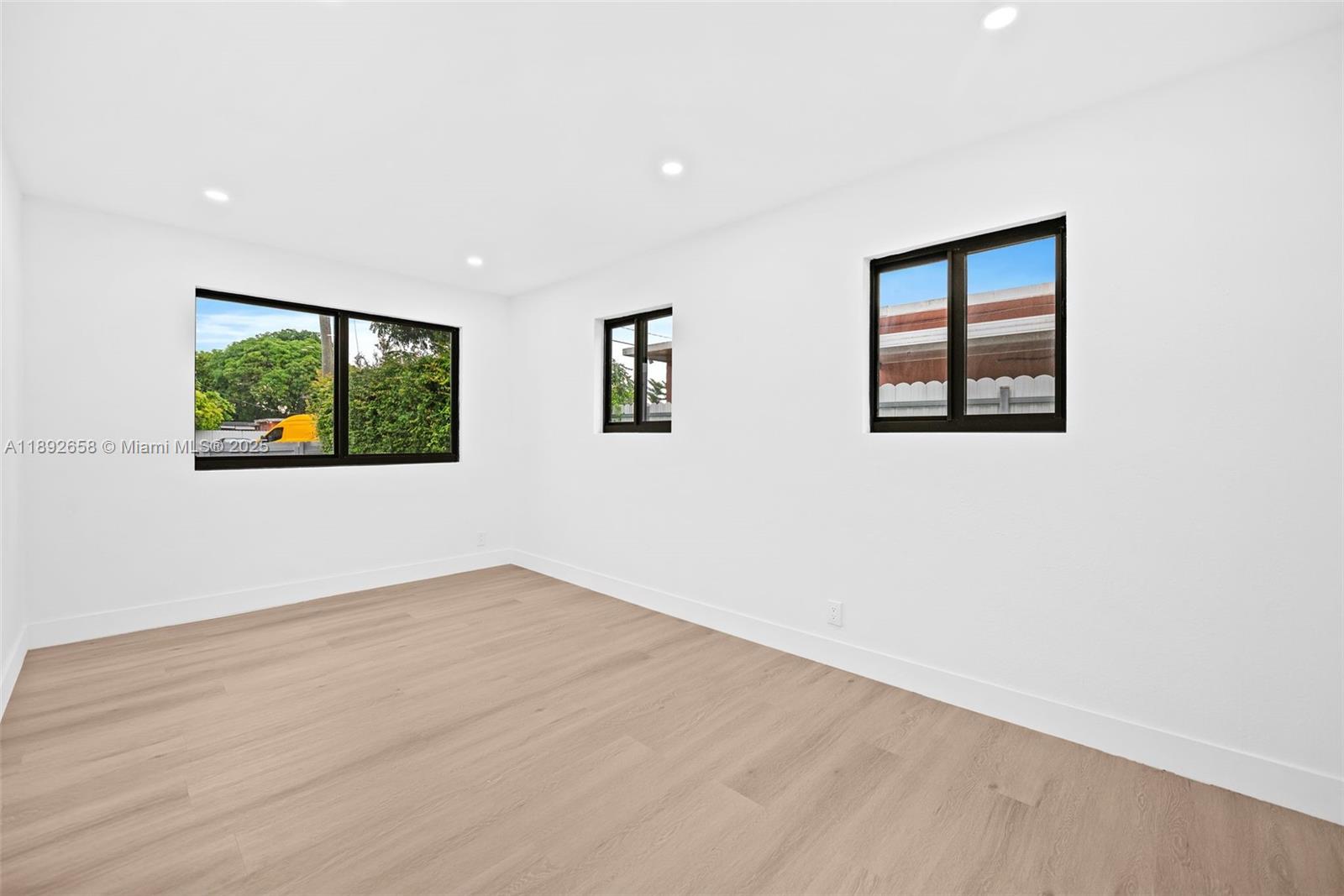 S MIAMI HEIGHTS ADDN H - Residential