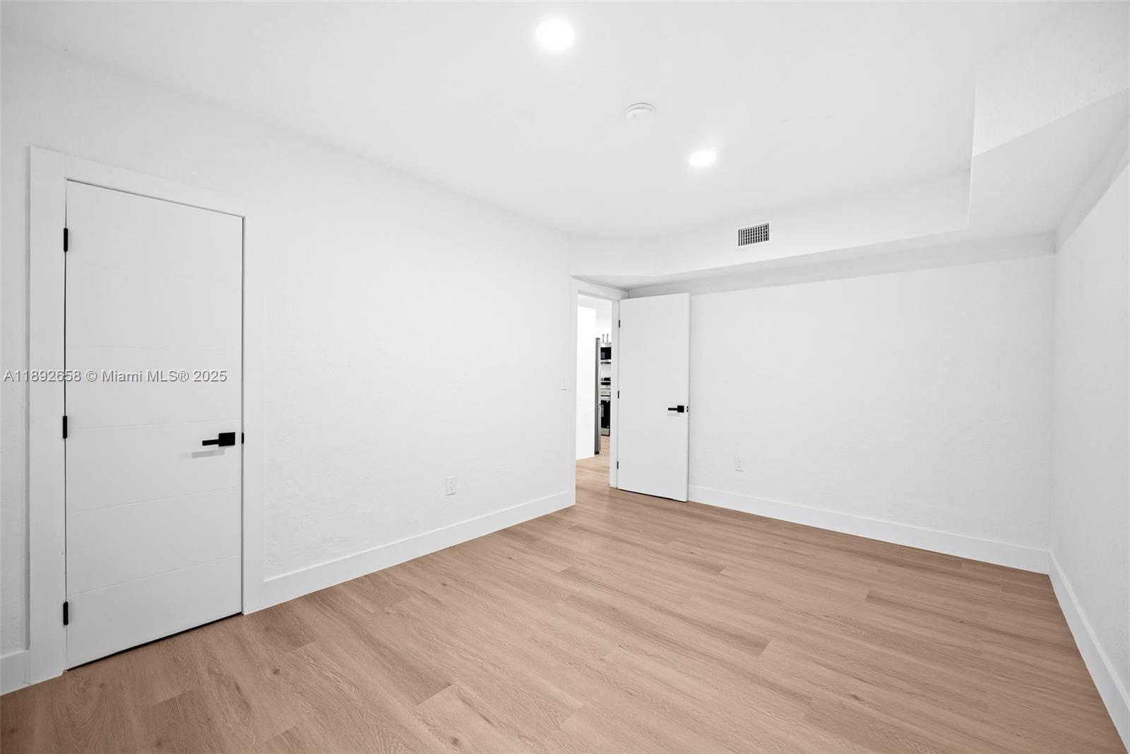 S MIAMI HEIGHTS ADDN H - Residential