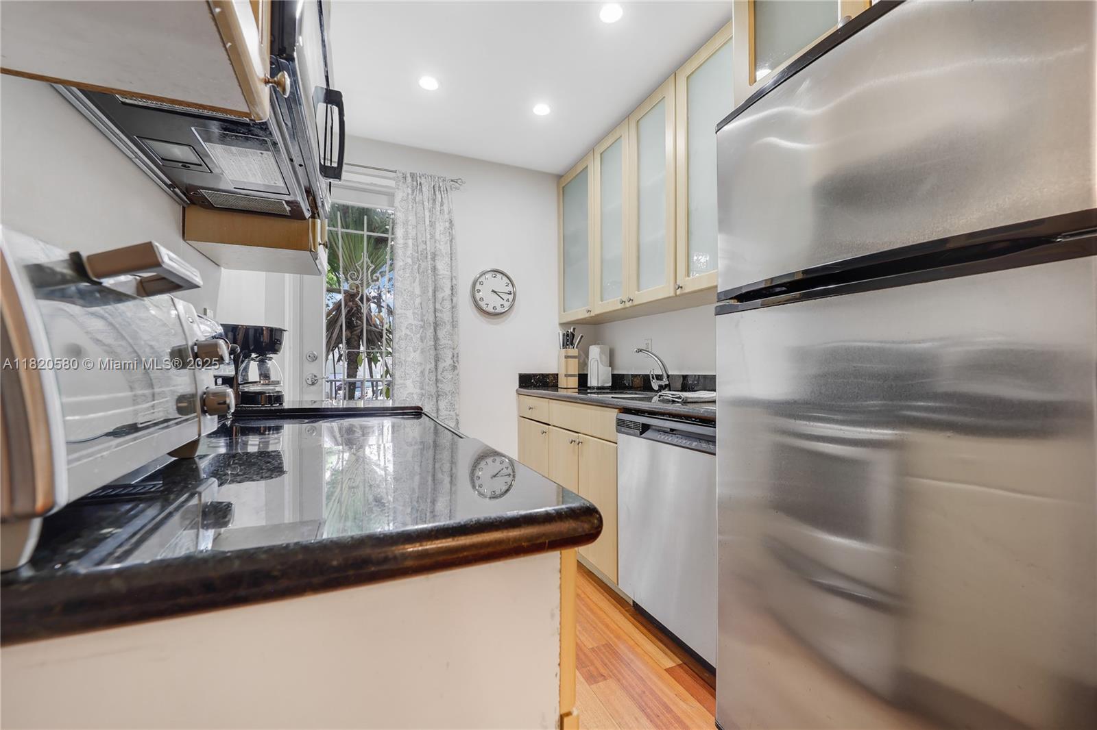 420 15th St 105