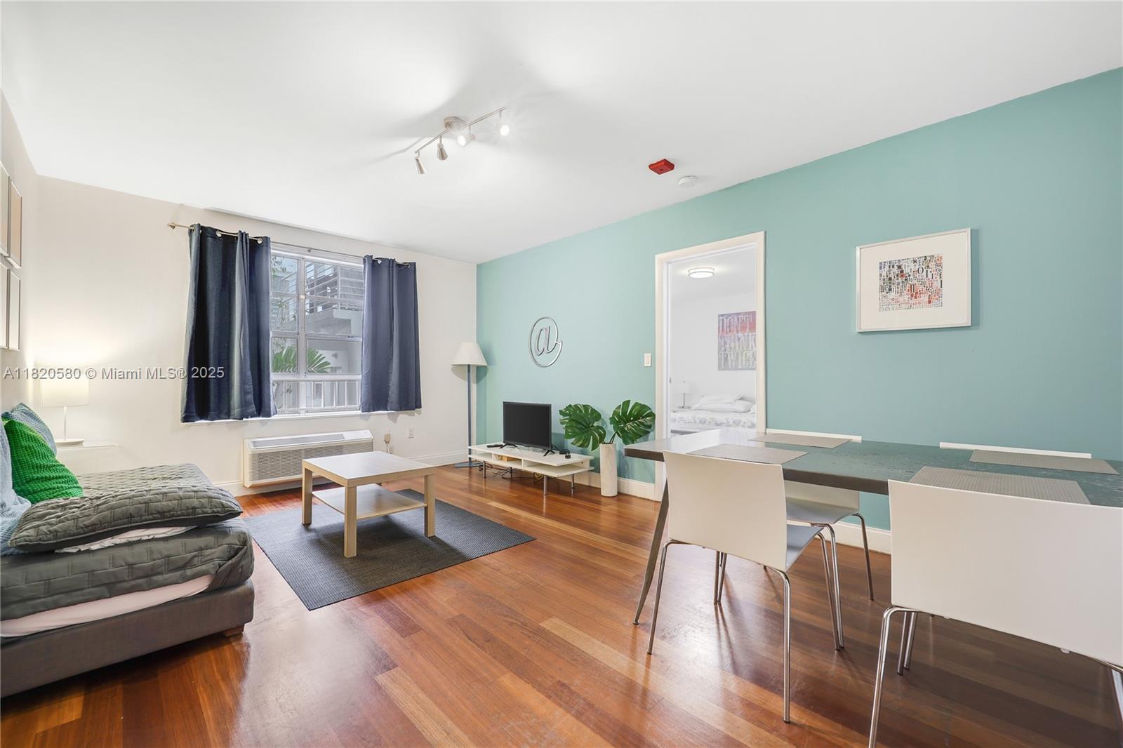 Rental Property at 420 15th St 105, Miami Beach, Miami-Dade County, Florida - Bedrooms: 1 
Bathrooms: 2  - $2,600 MO.