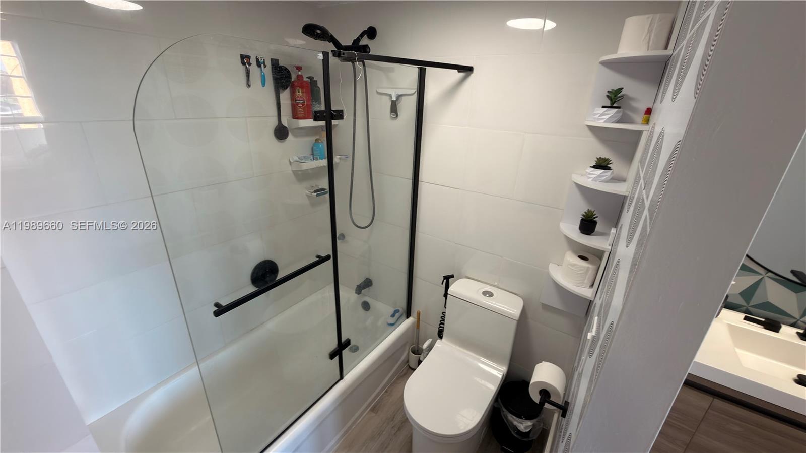 BUCKLEY TOWERS CONDO - EA - Residential