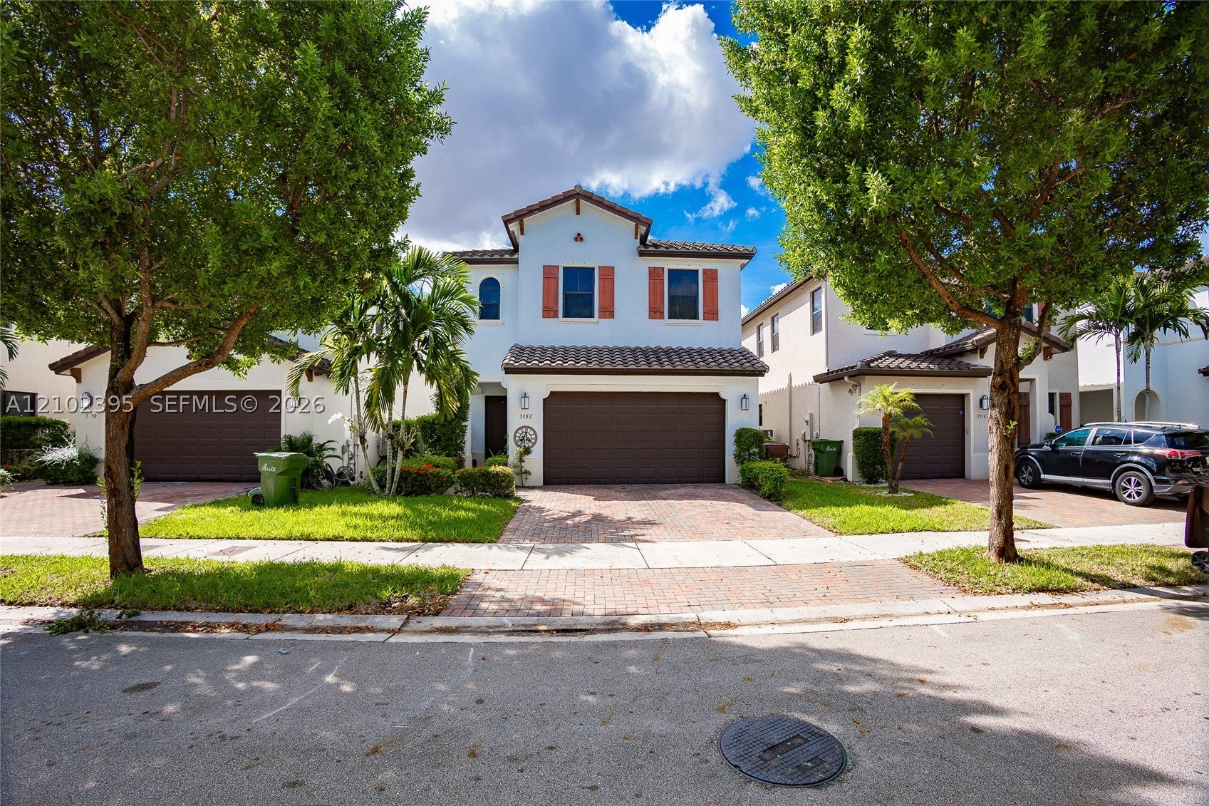 3302 W 97th Ter