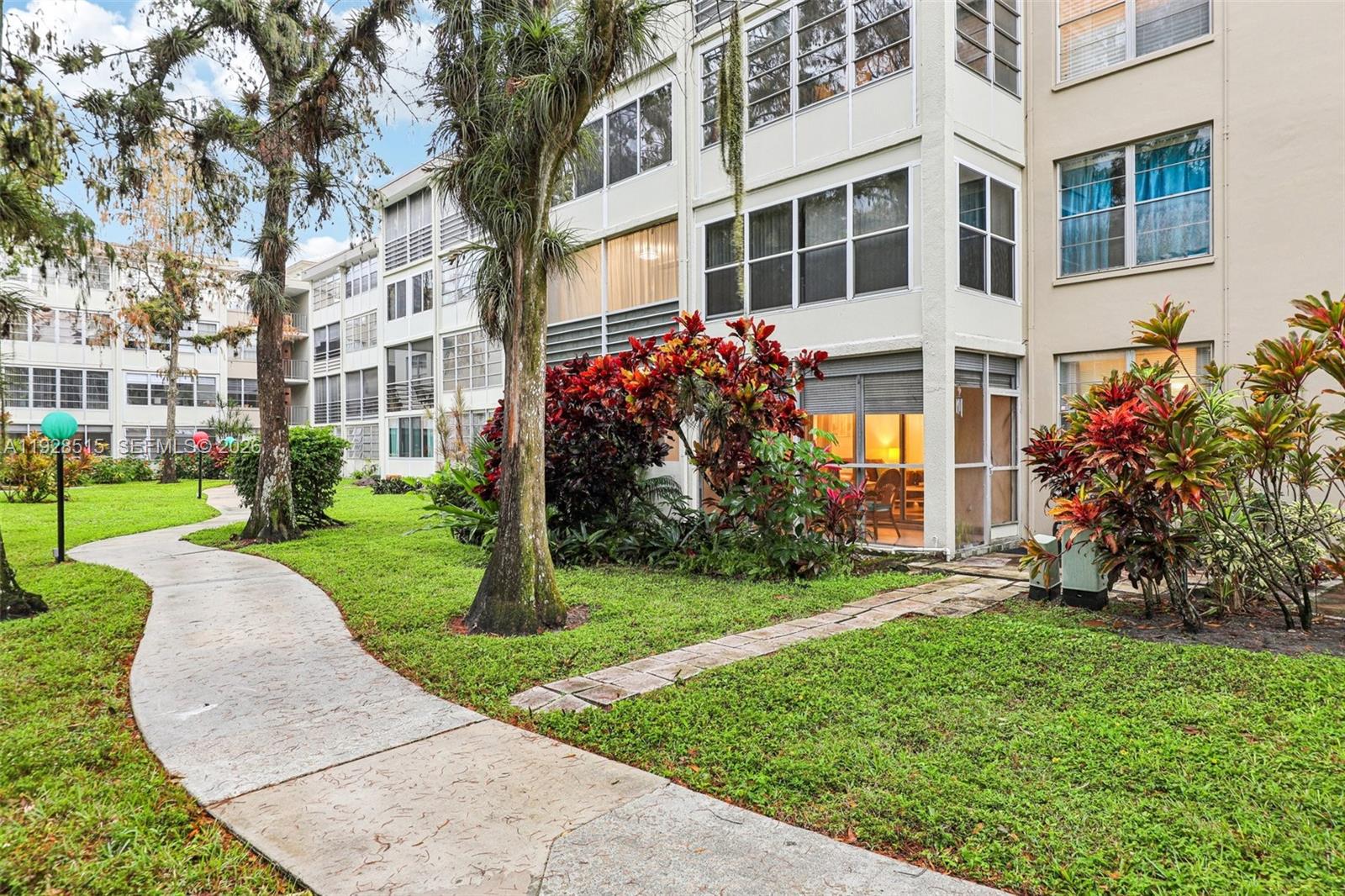 CYPRESS CHASE CONDO NO 1 - Residential