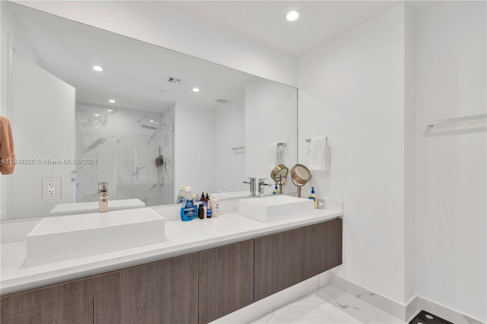 LE JARDIN HOUSE CONDO - Residential