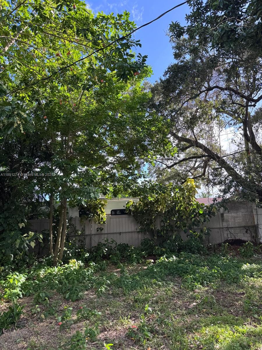 THE TROPICS AMD - Residential