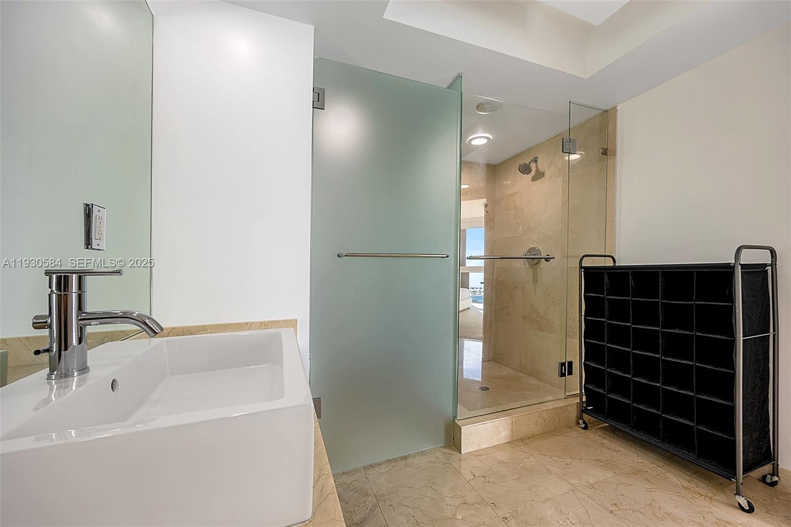 ST TROPEZ ON THE BAY 1 CO - Residential