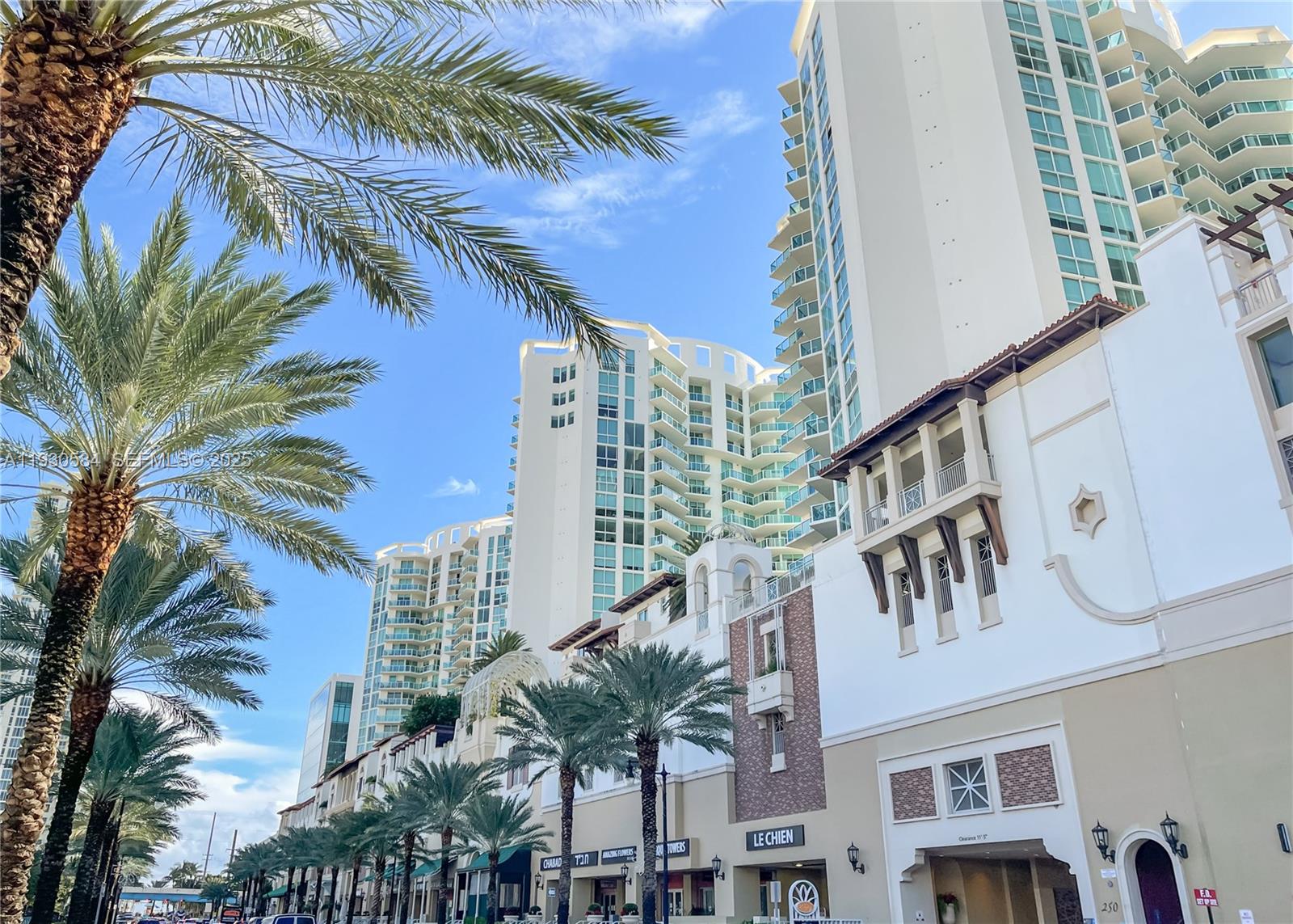 ST TROPEZ ON THE BAY 1 CO - Residential