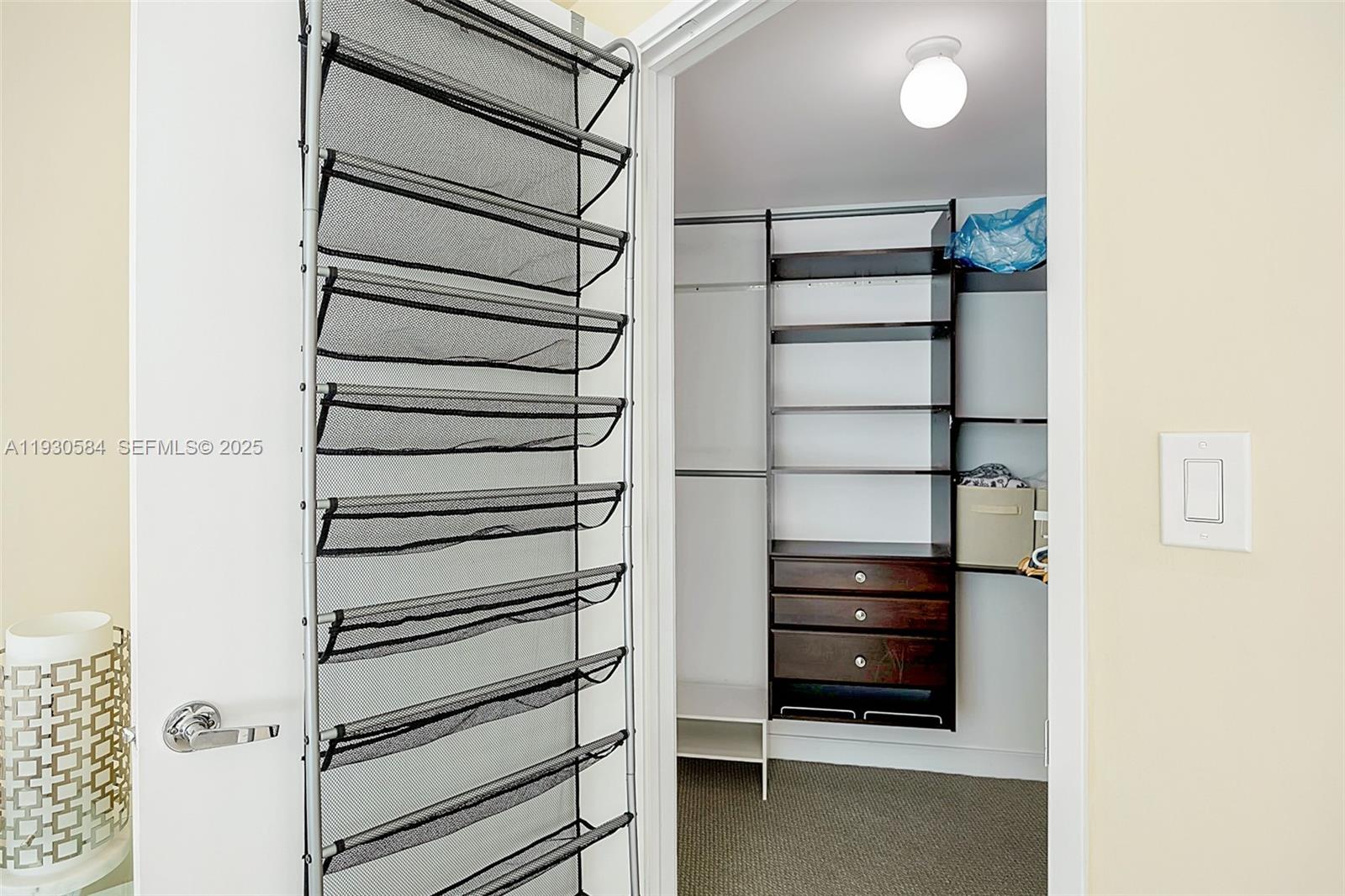 ST TROPEZ ON THE BAY 1 CO - Residential