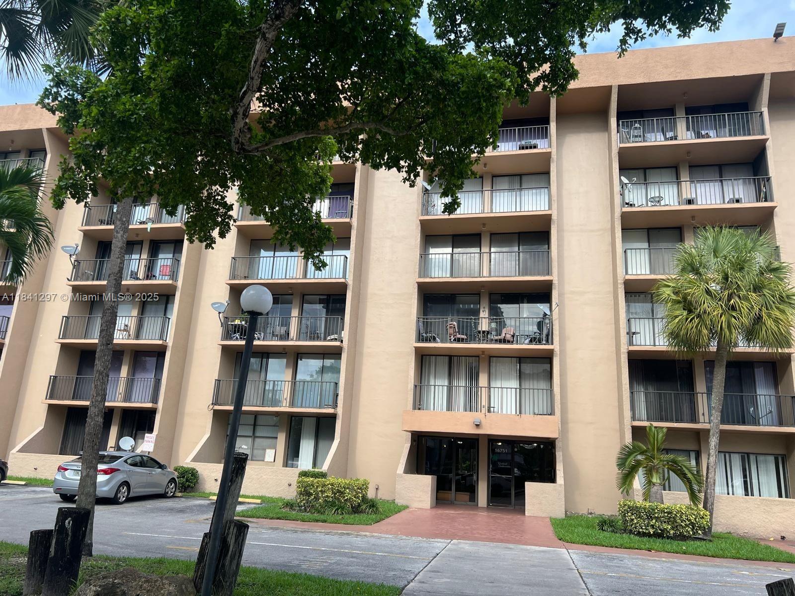 Beautiful, comfortable and bright apartment in North Miami Beach. Has natural light, double balcony, nice Pool and washer and dryer on each floor of the building. Location is close to I-95, Biscayne Blvd, few blocks from Walmart, Publix, Marshals, Ross , Home depot, and close to all the Malls and Public Transportation of Miami-Dade . ONLY ONE MONTH DEPOSIT, YOU HAVE TO SEE IT !!!