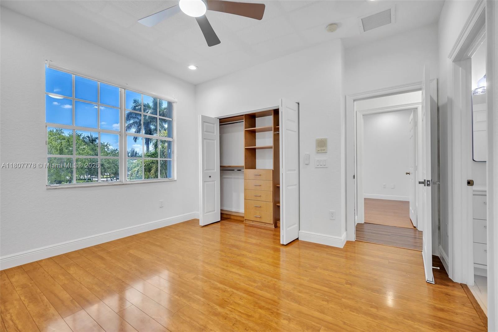 SUNSET LAKES PLAT THREE - Residential