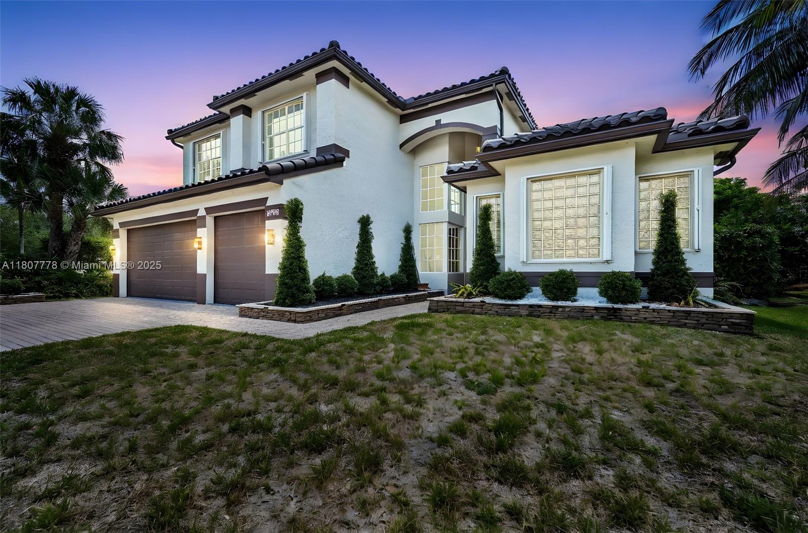 SUNSET LAKES PLAT THREE - Residential