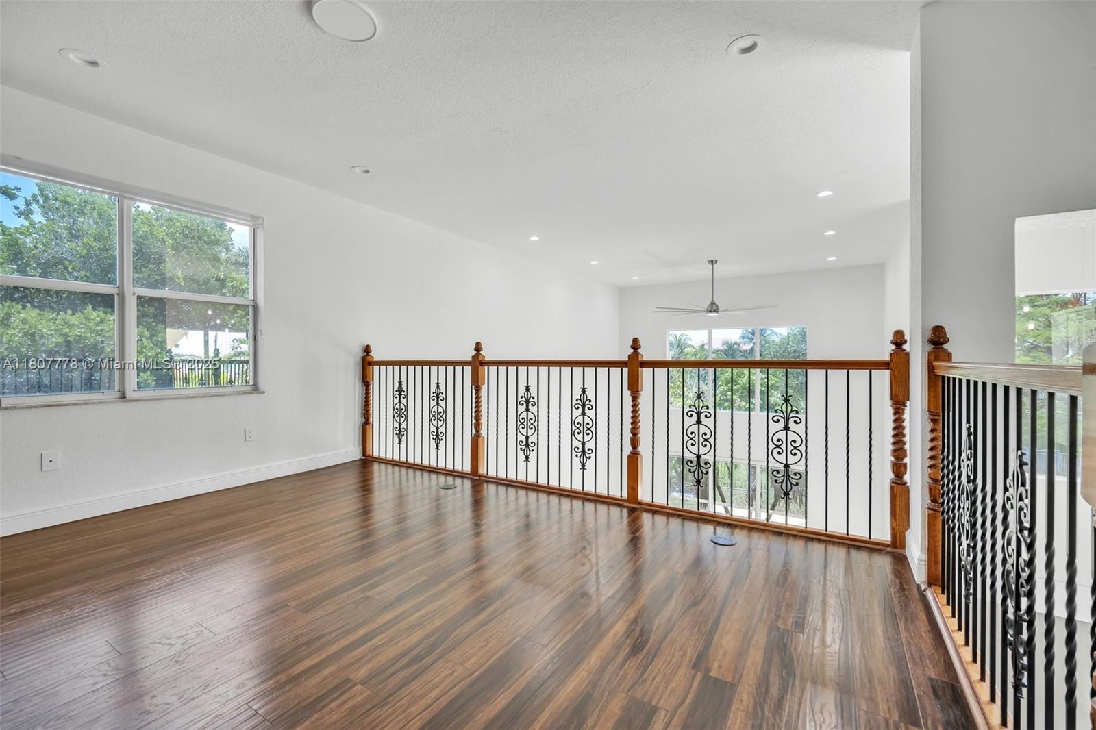 SUNSET LAKES PLAT THREE - Residential