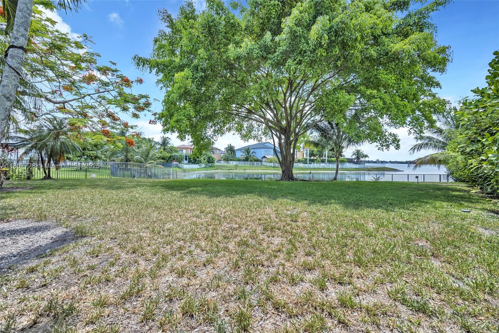 SUNSET LAKES PLAT THREE - Residential