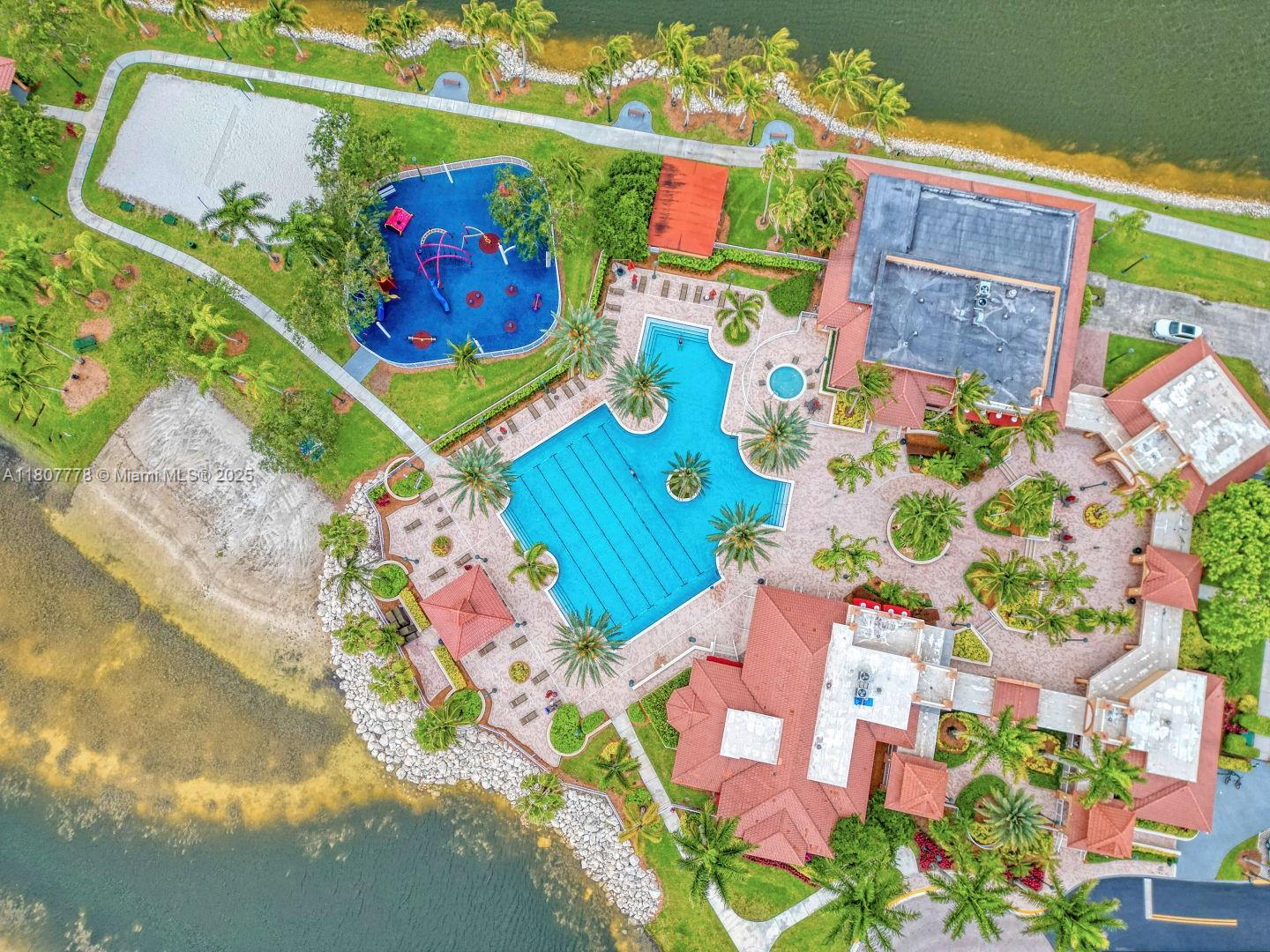 SUNSET LAKES PLAT THREE - Residential