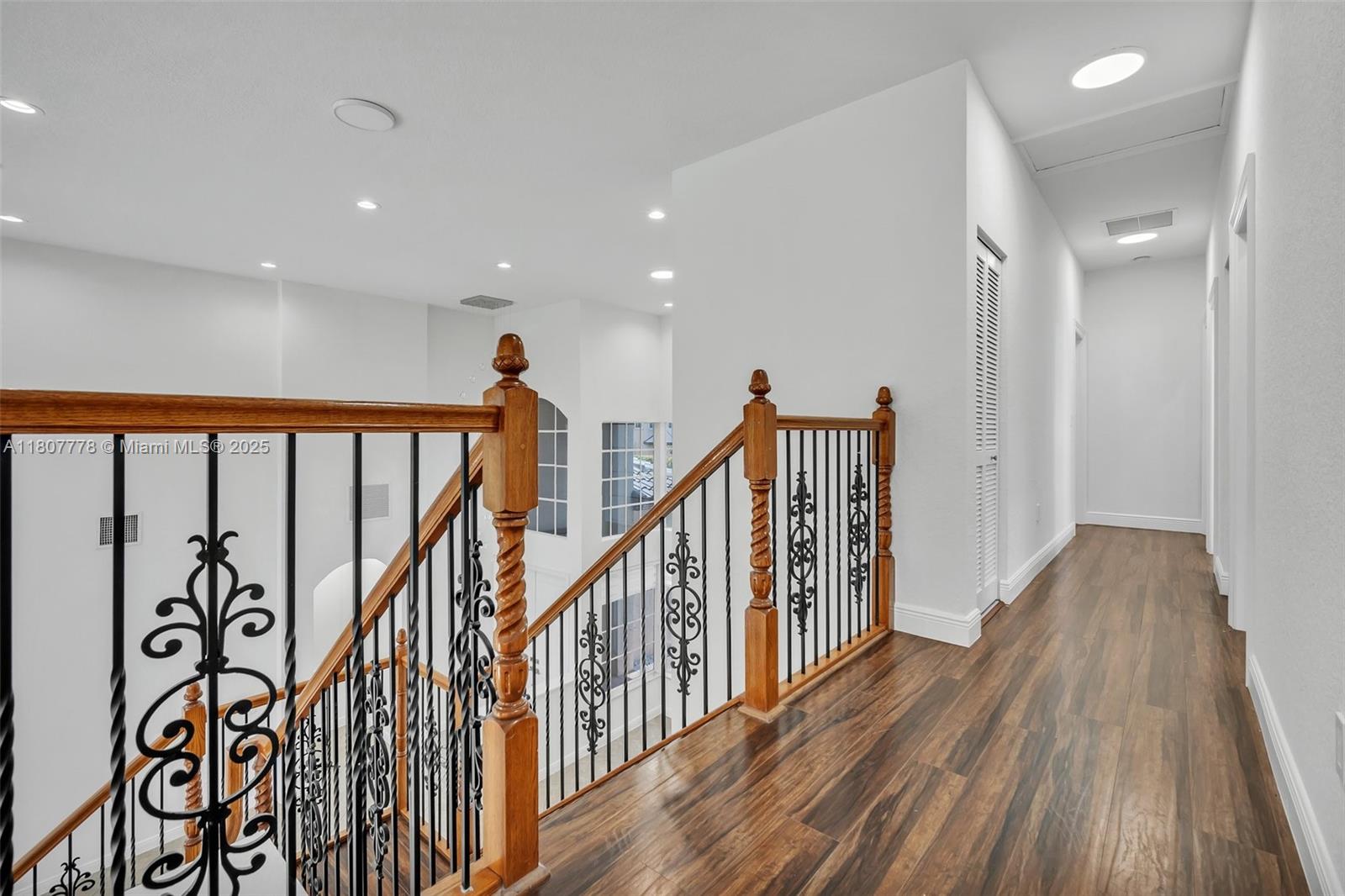 SUNSET LAKES PLAT THREE - Residential