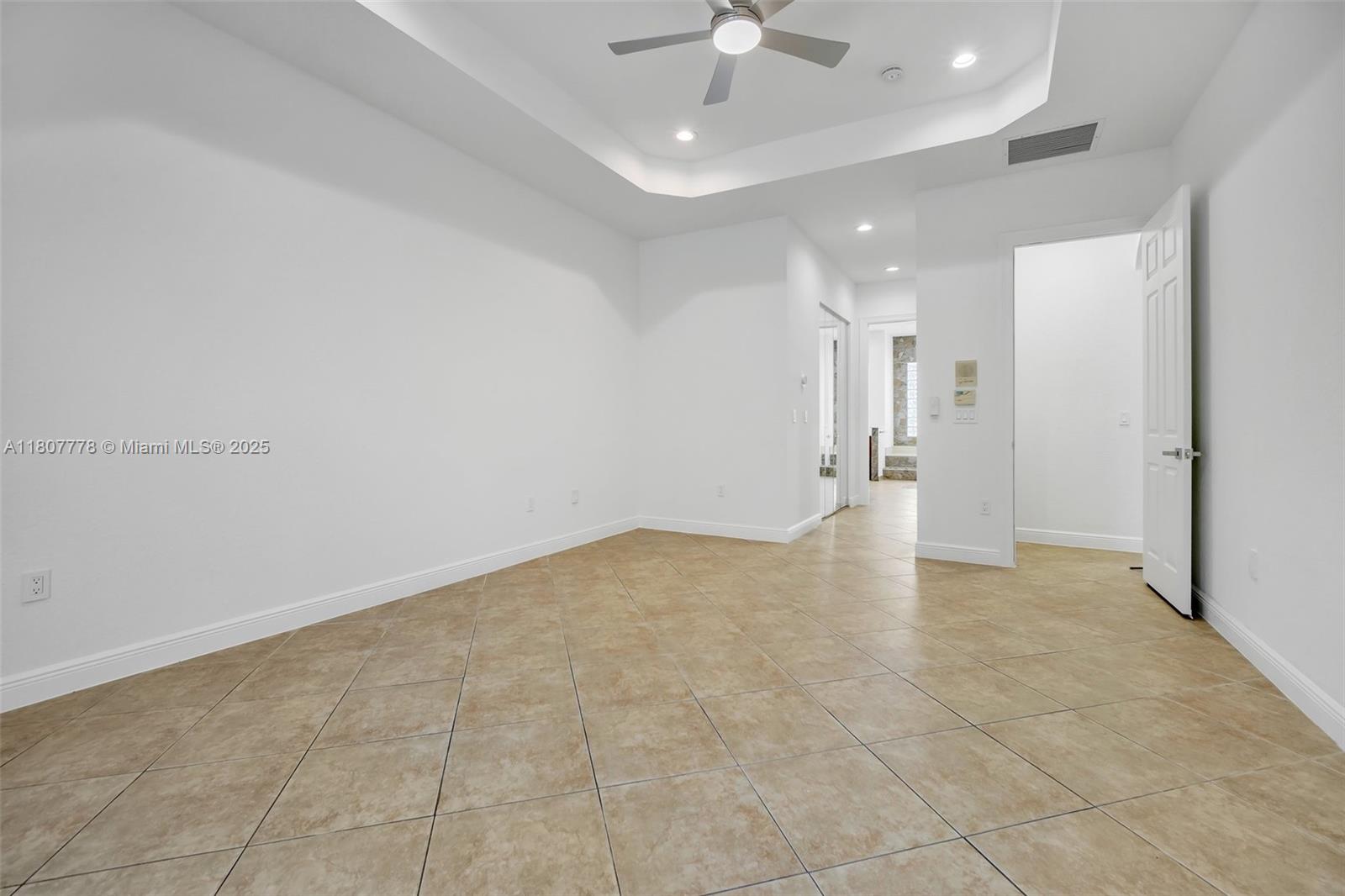 SUNSET LAKES PLAT THREE - Residential