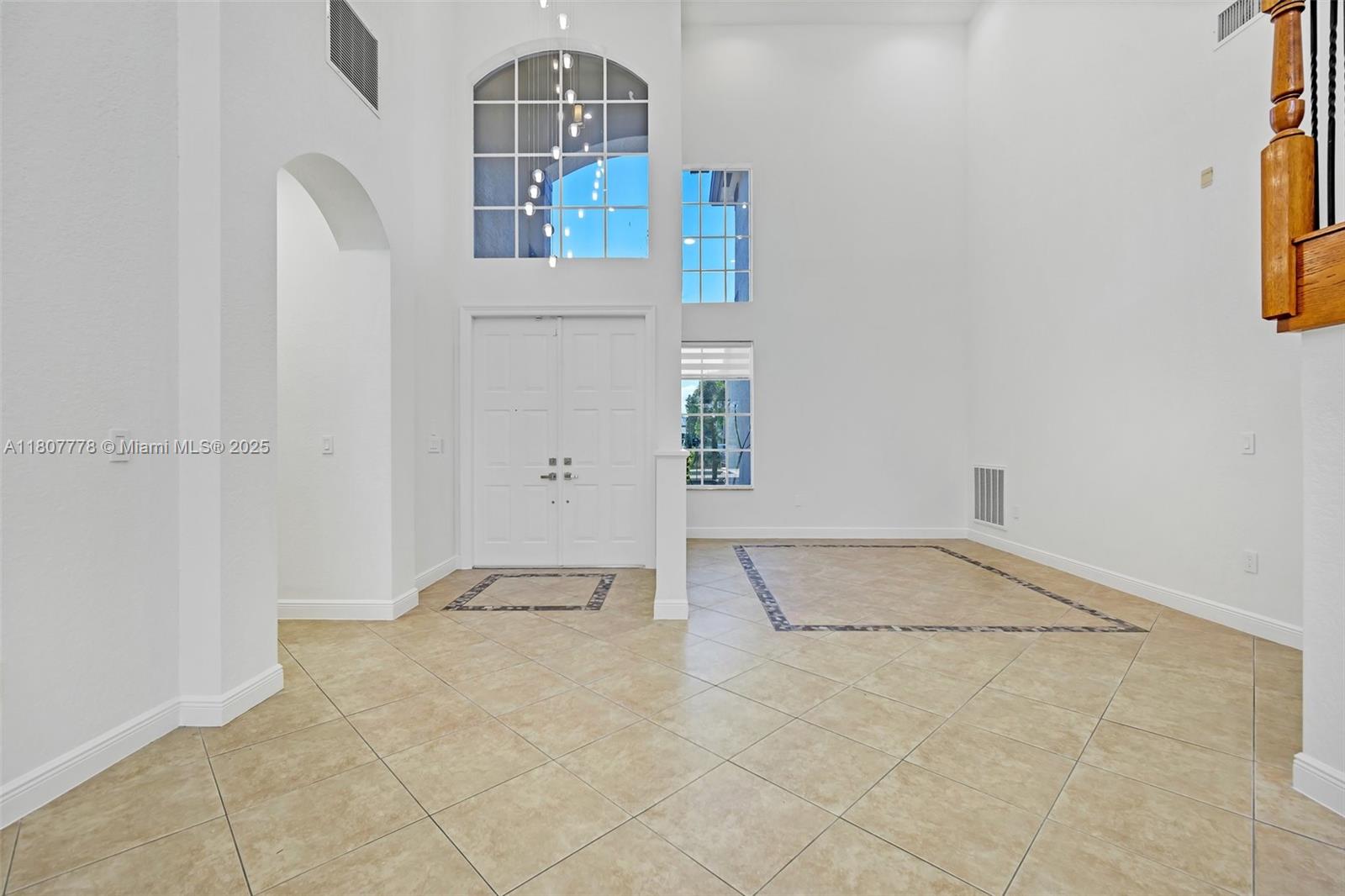 SUNSET LAKES PLAT THREE - Residential