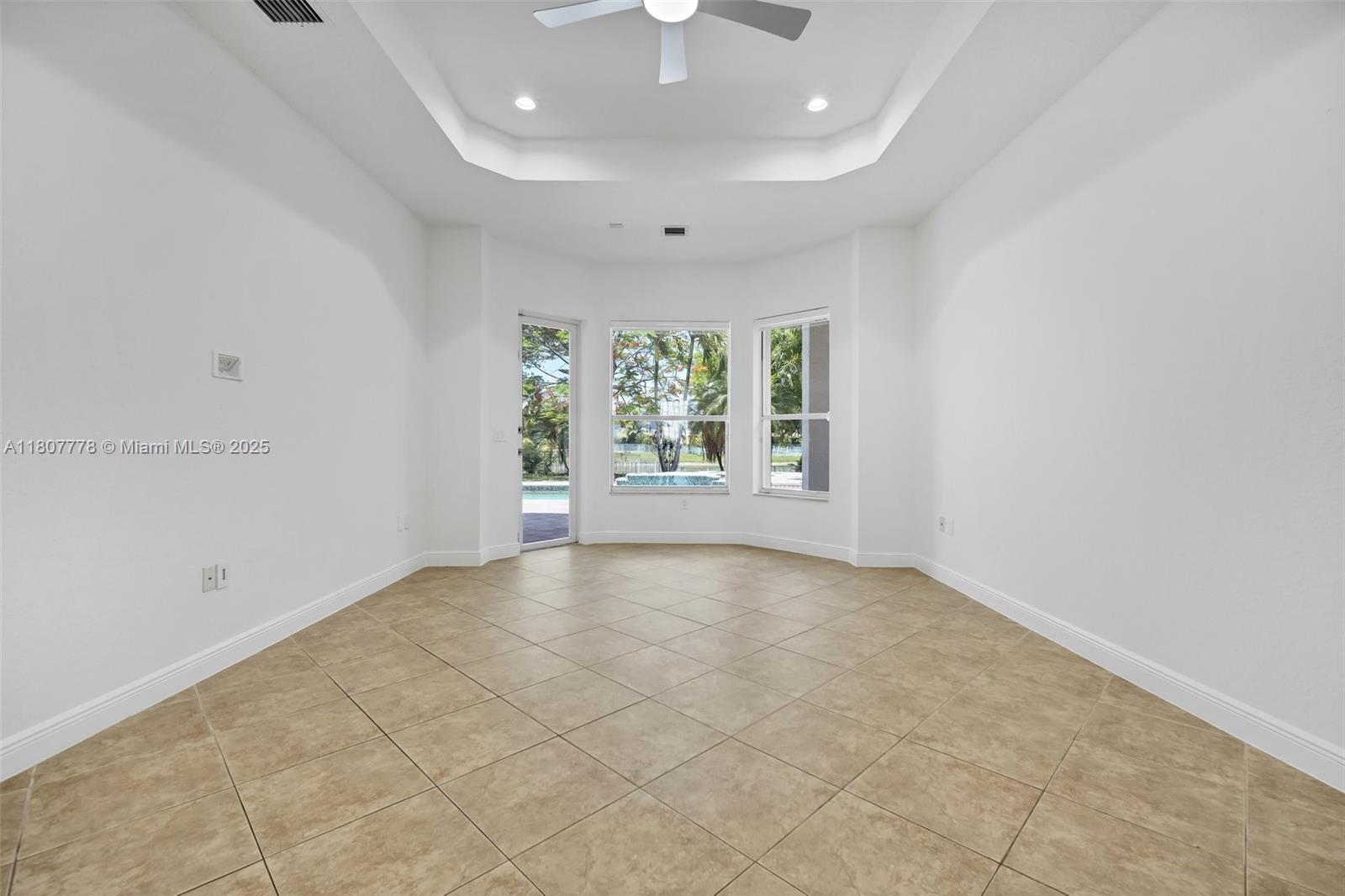 SUNSET LAKES PLAT THREE - Residential