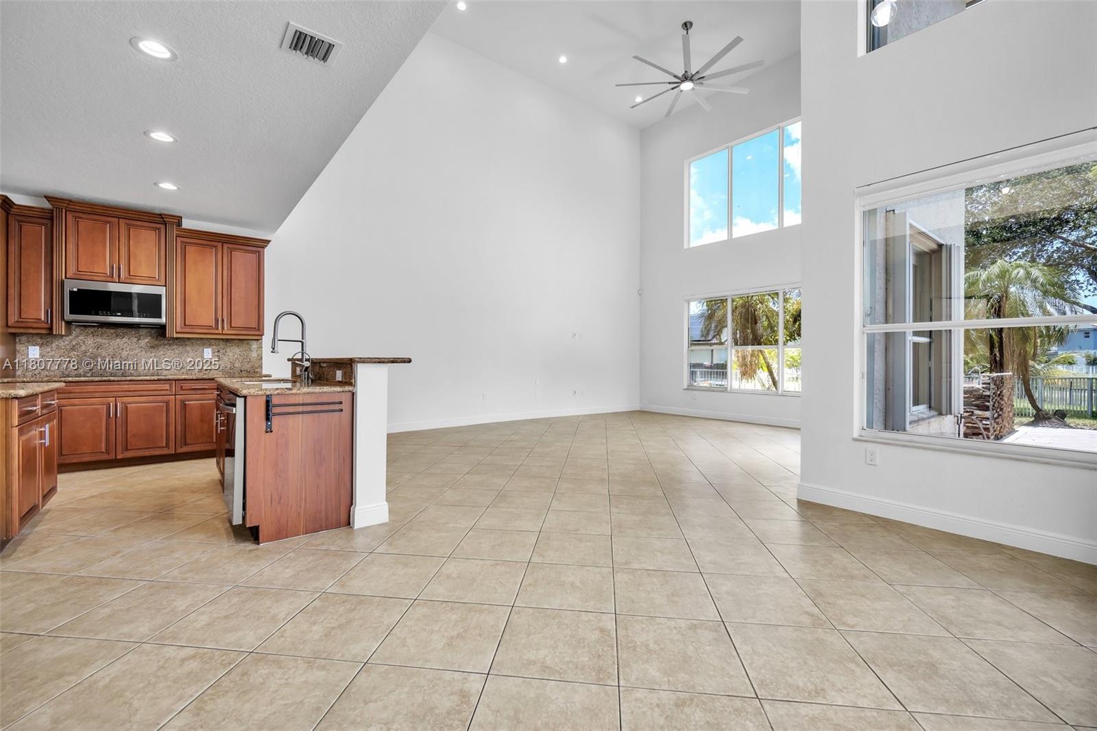 SUNSET LAKES PLAT THREE - Residential