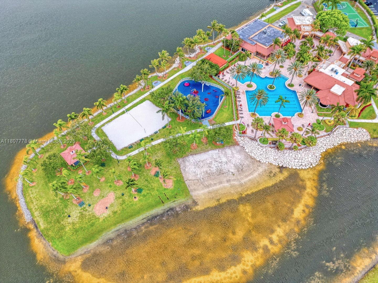 SUNSET LAKES PLAT THREE - Residential