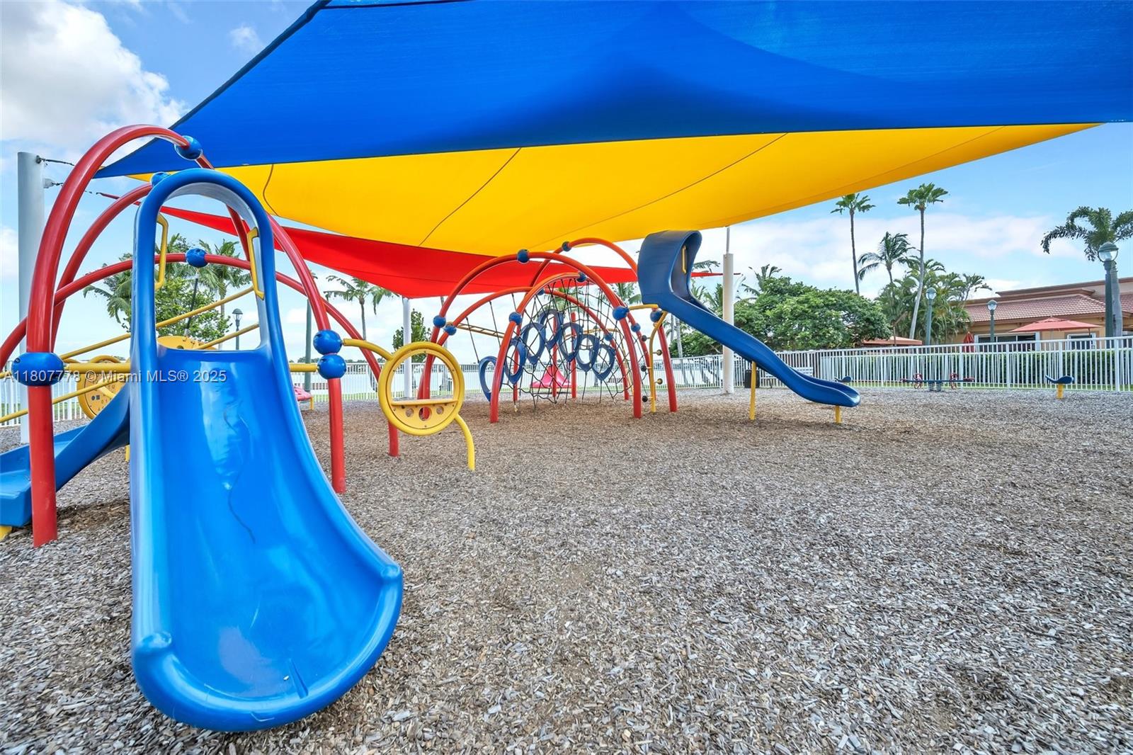 SUNSET LAKES PLAT THREE - Residential