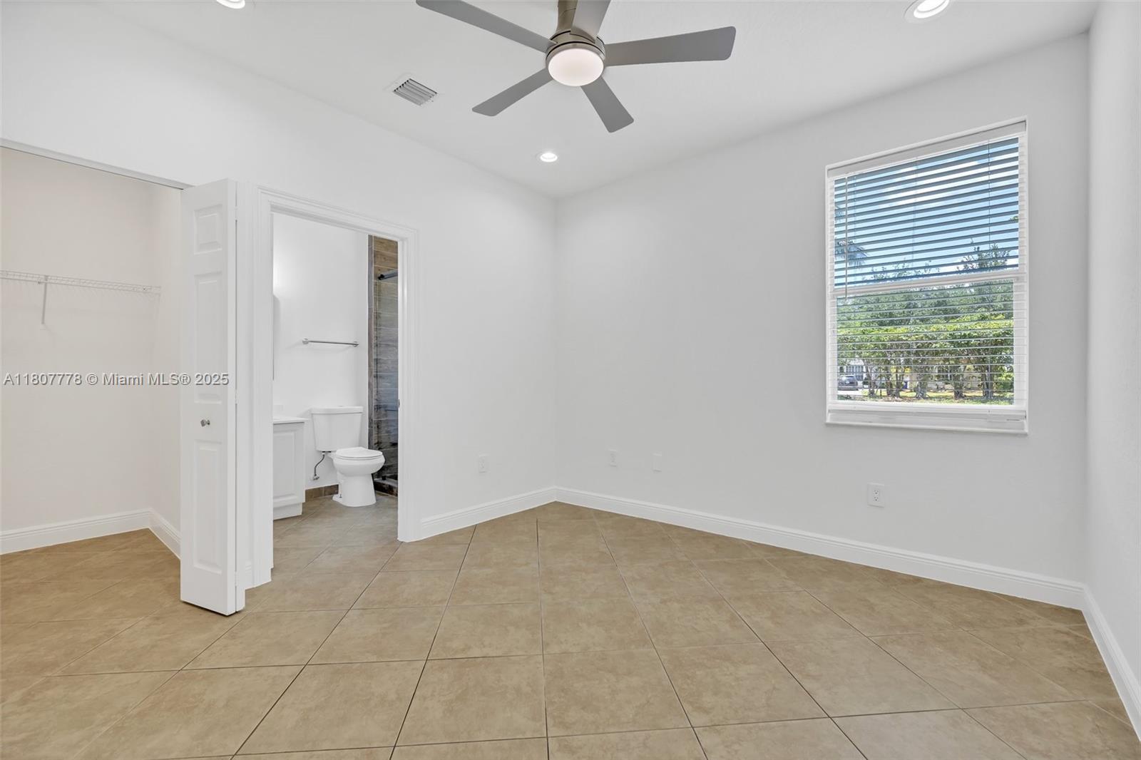 SUNSET LAKES PLAT THREE - Residential