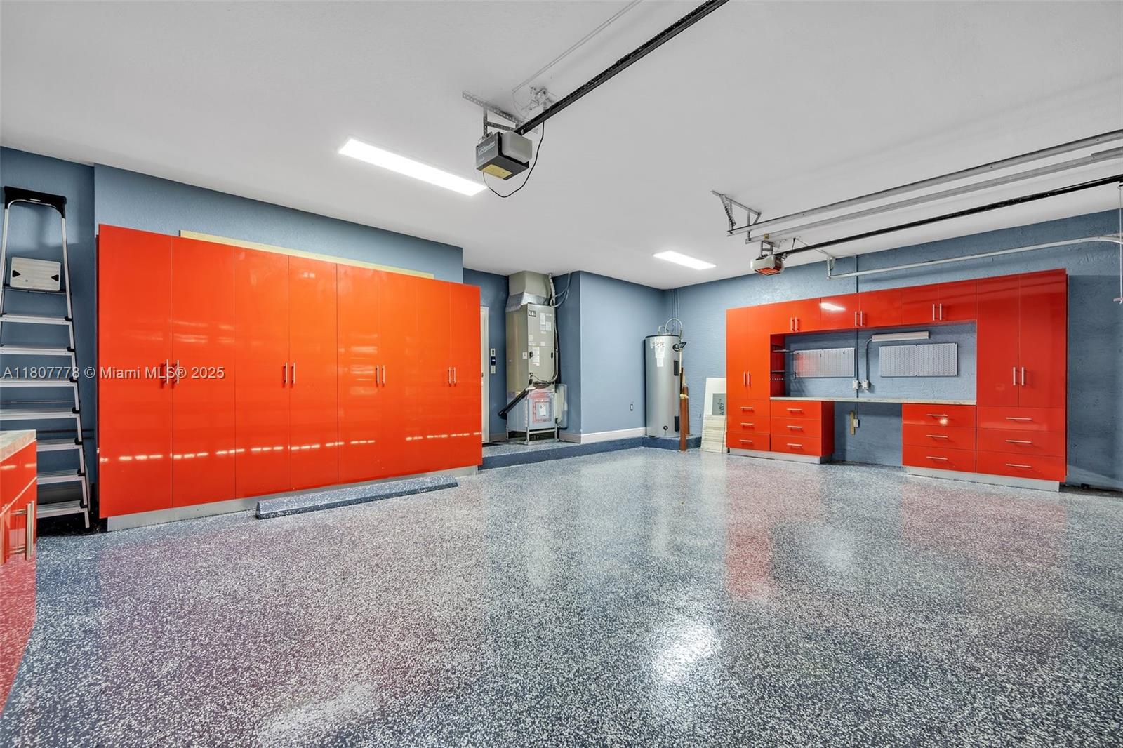 SUNSET LAKES PLAT THREE - Residential