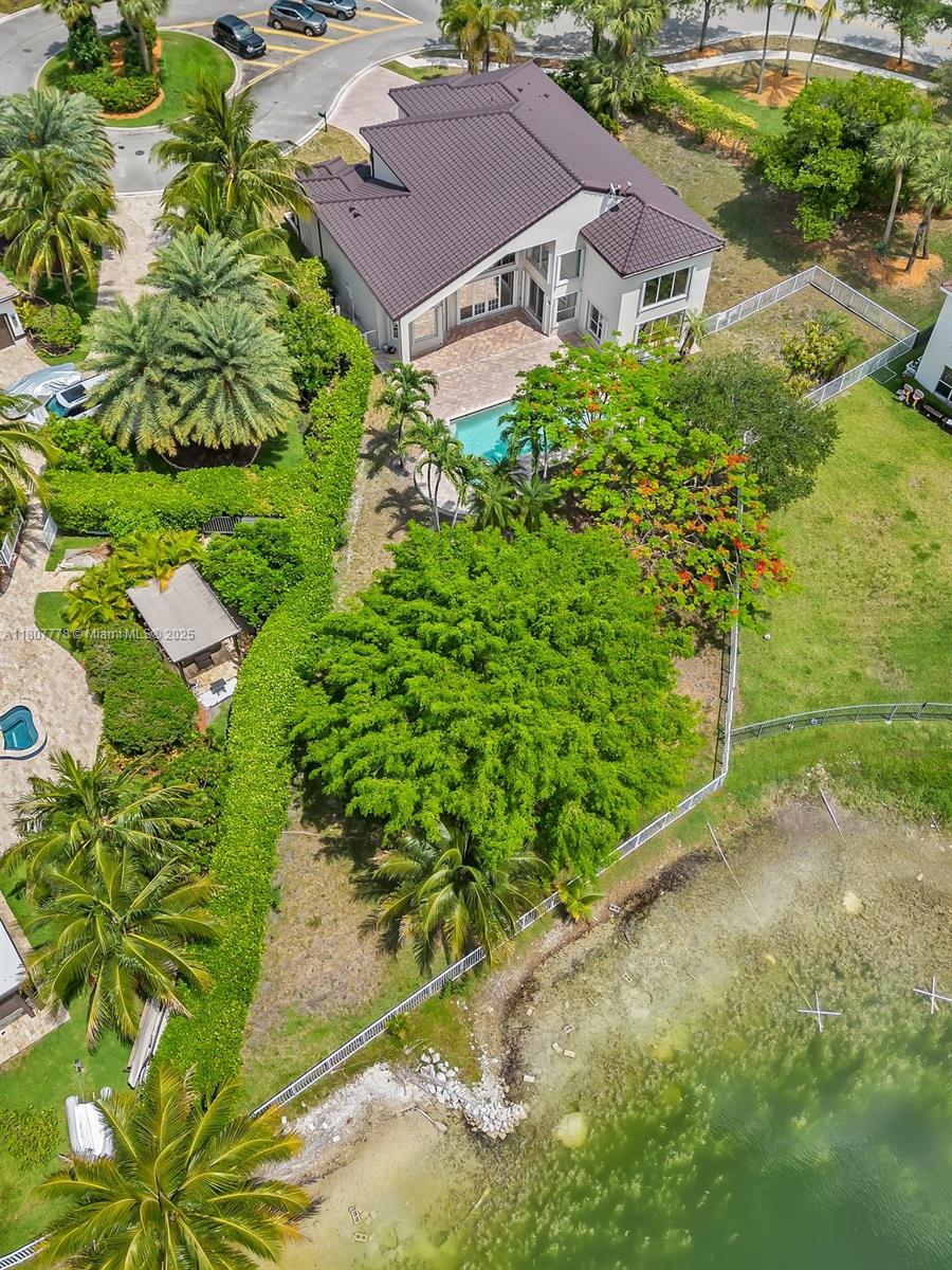 5466 SW 187th Ter