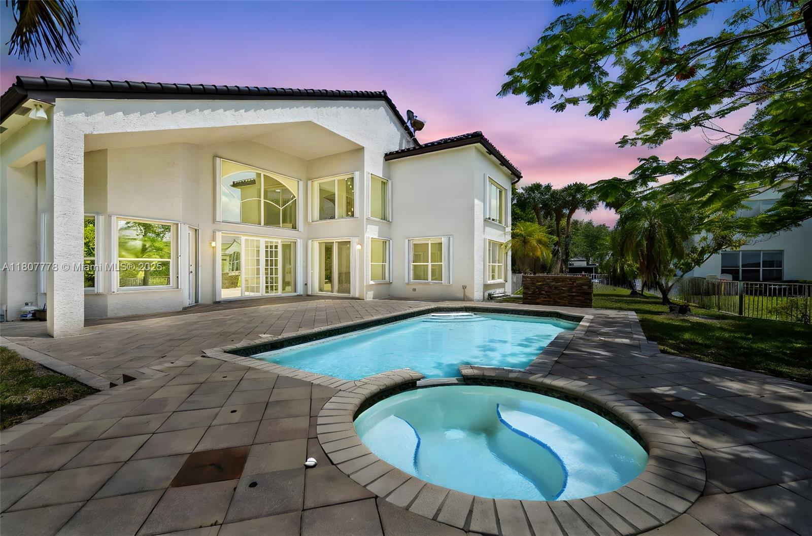 SUNSET LAKES PLAT THREE - Residential