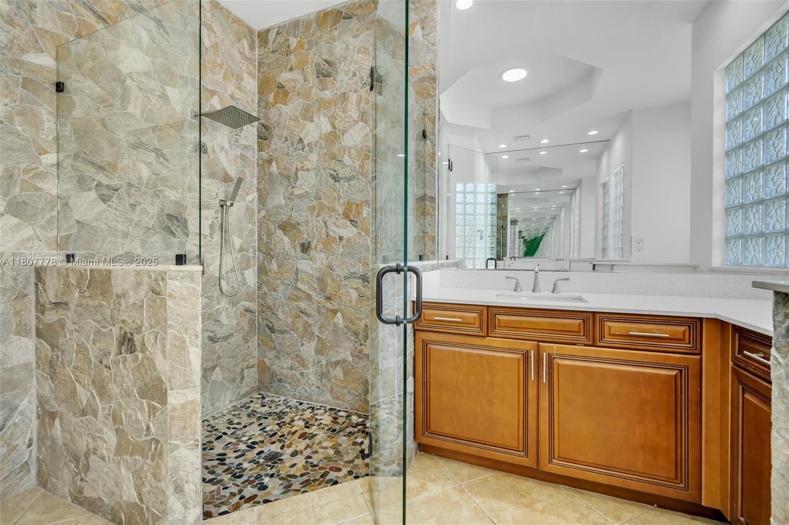 SUNSET LAKES PLAT THREE - Residential