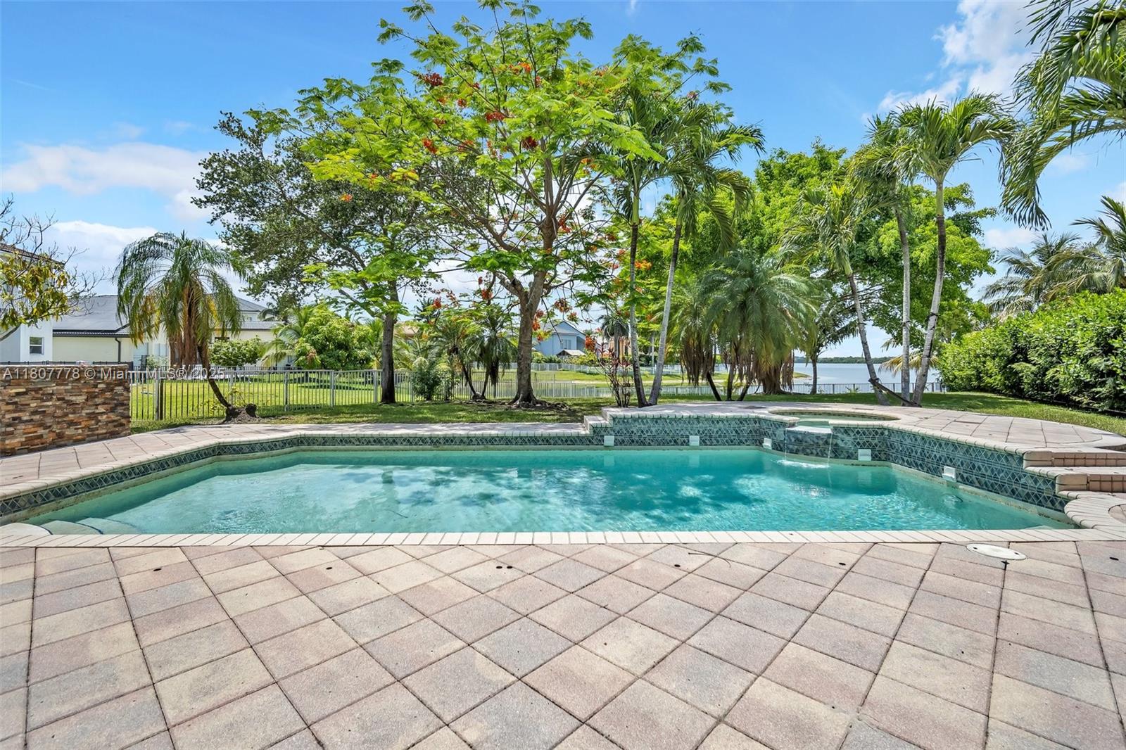 SUNSET LAKES PLAT THREE - Residential