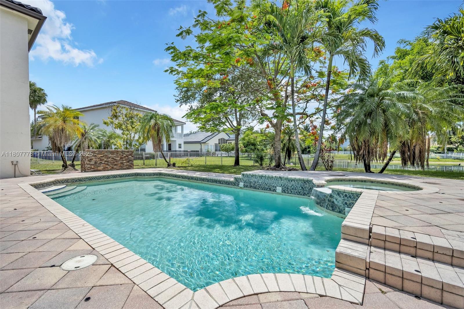 SUNSET LAKES PLAT THREE - Residential