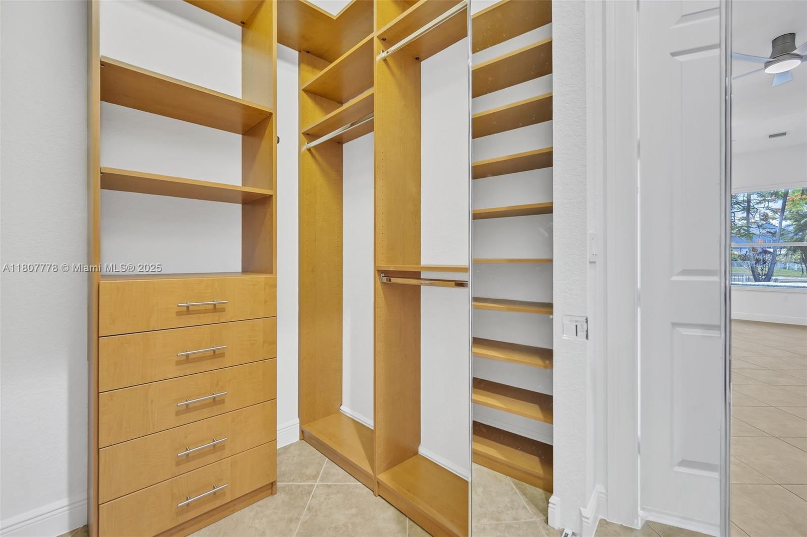 SUNSET LAKES PLAT THREE - Residential