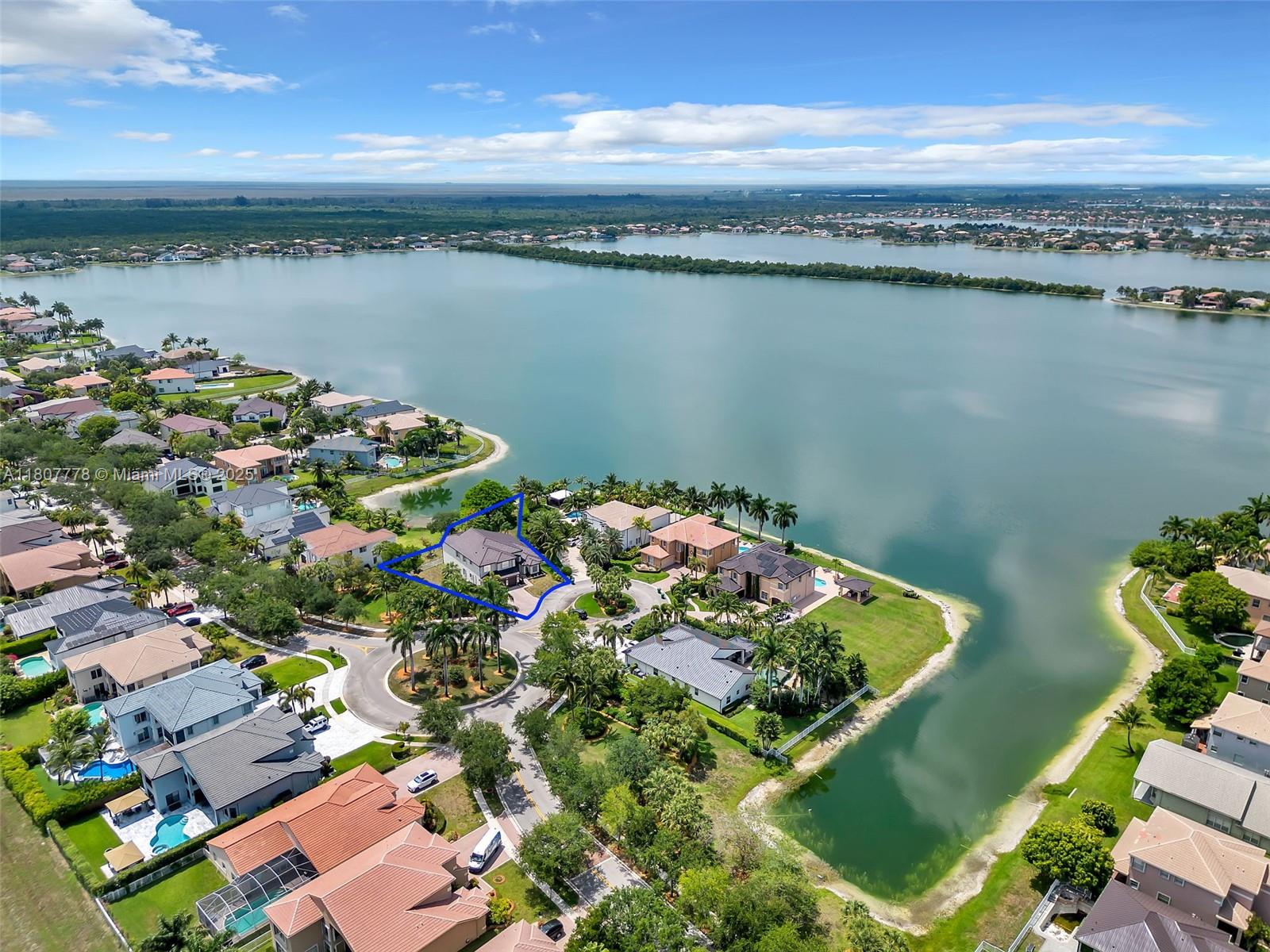 SUNSET LAKES PLAT THREE - Residential