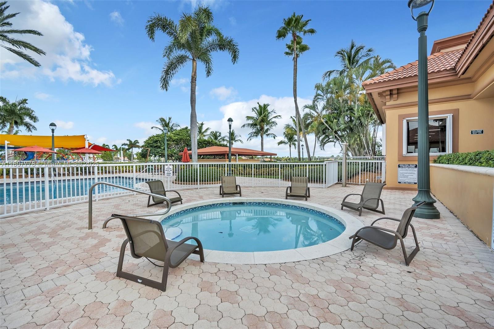 SUNSET LAKES PLAT THREE - Residential