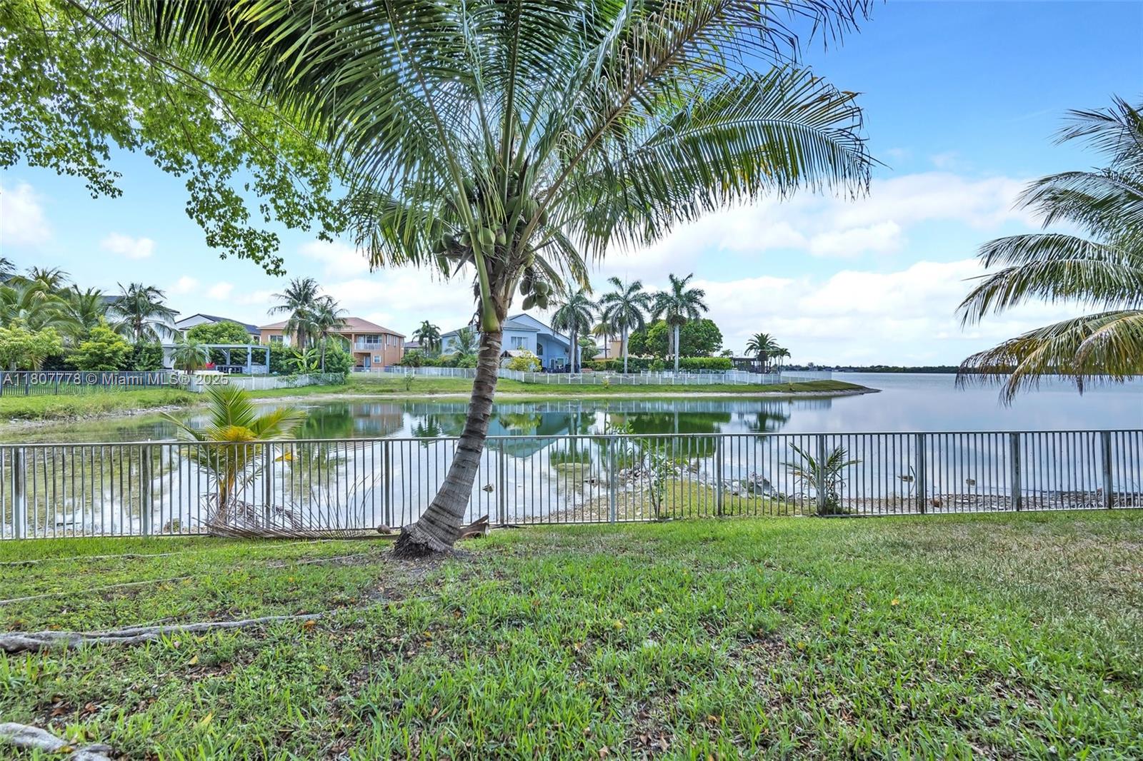 SUNSET LAKES PLAT THREE - Residential