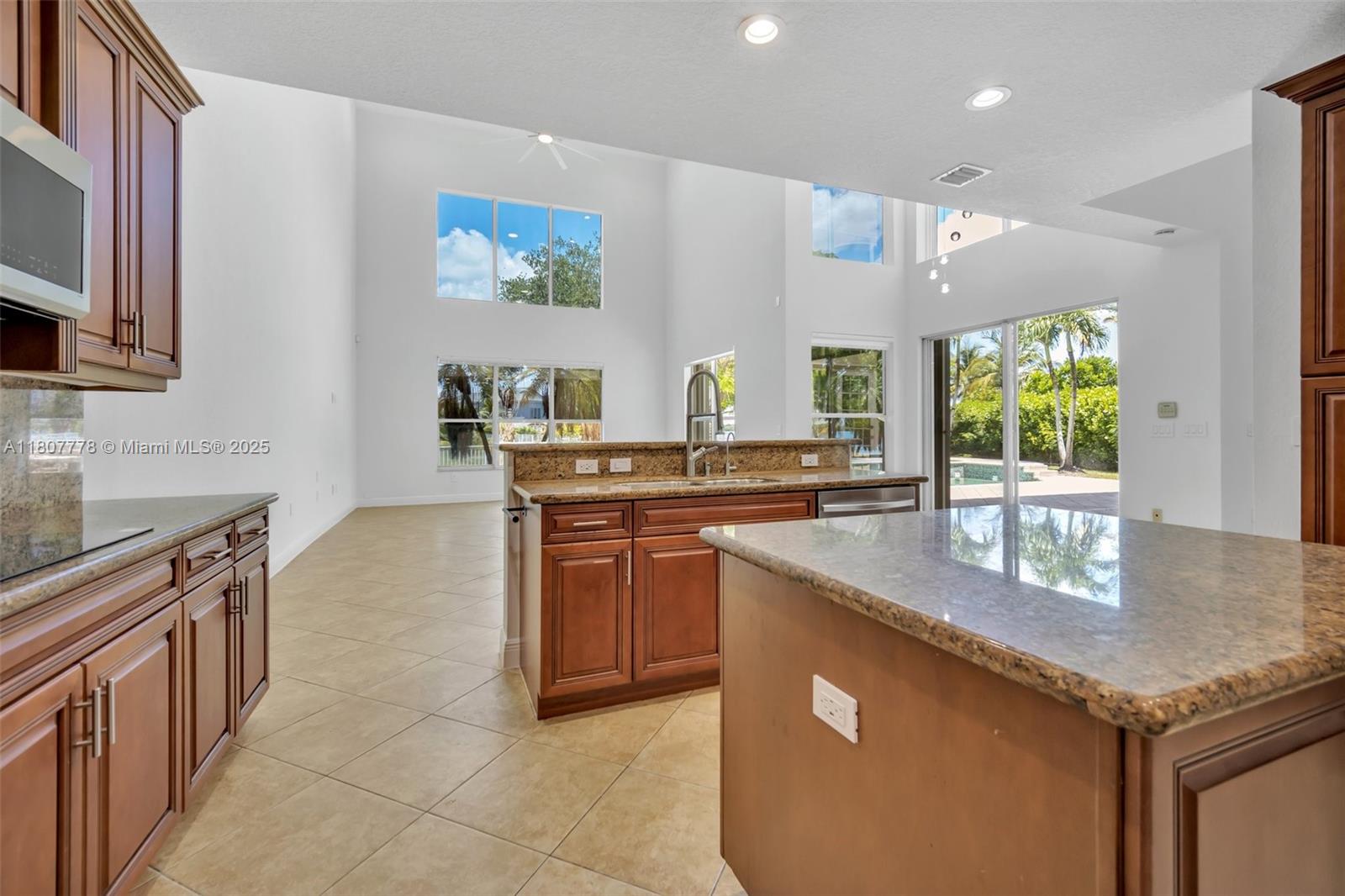 SUNSET LAKES PLAT THREE - Residential